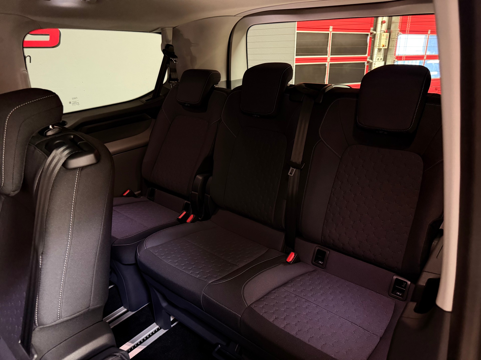 FORD Tourneo Bus 320 L1H1 Titanium Automat 4x4-image-15