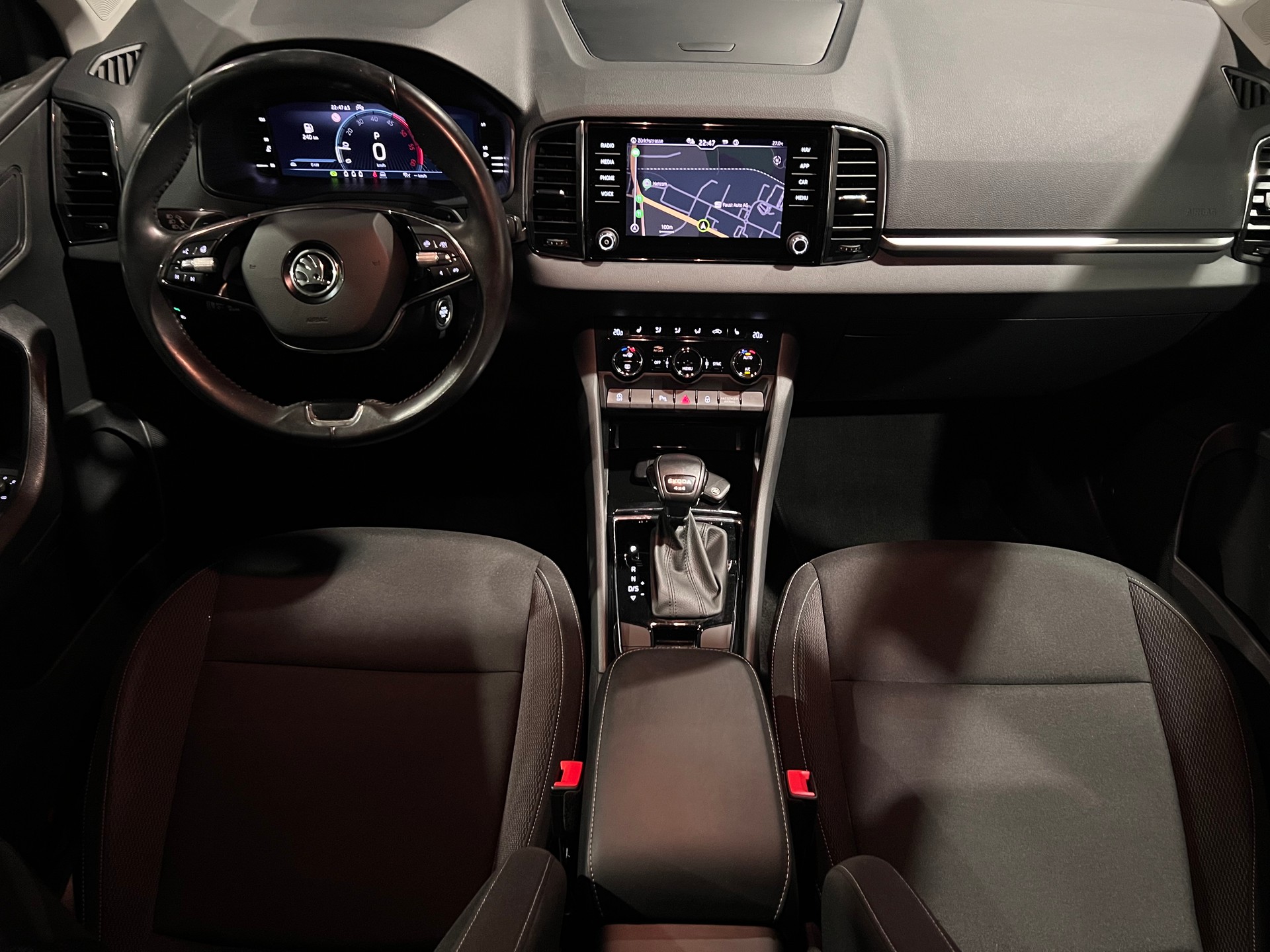 SKODA Karoq 2.0 TDI CR Ambition 4x4 DSG-image-9