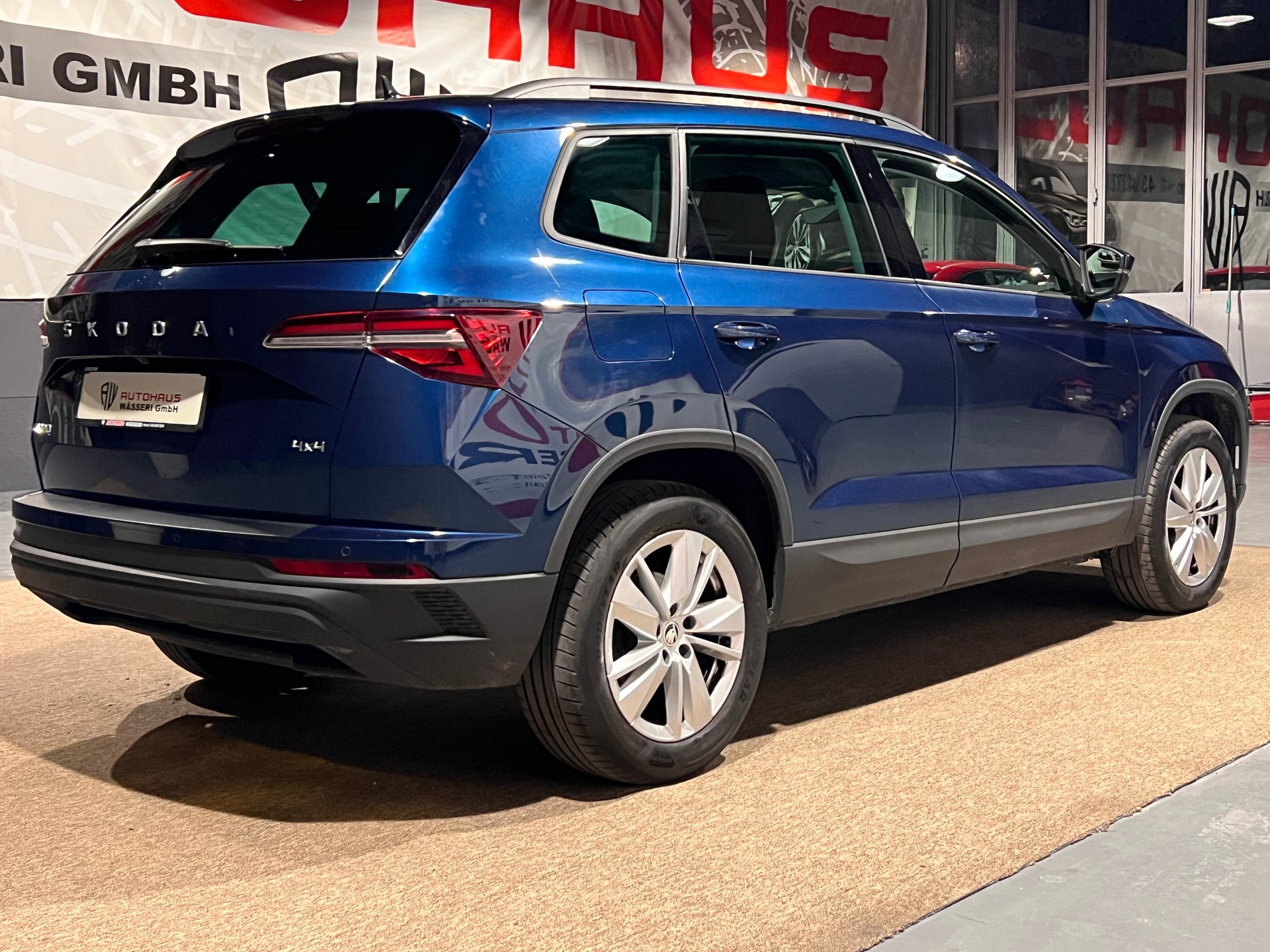 SKODA Karoq 2.0 TDI CR Ambition 4x4 DSG-image-2