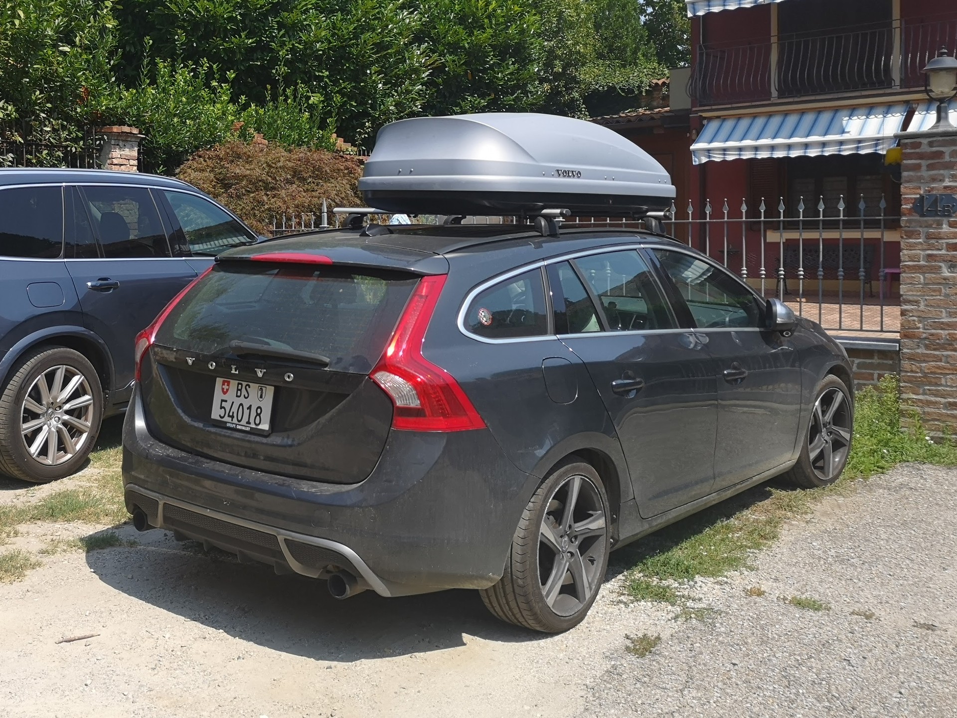 VOLVO 2.0 T5 R-Design-image-2