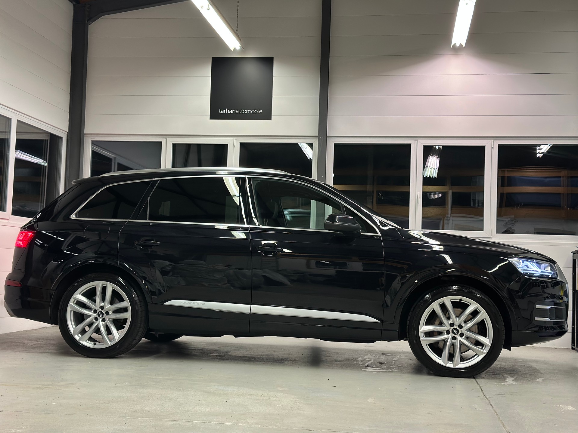 AUDI Q7 3.0 TDI quattro tiptronic / 7-Sitzer-image-2