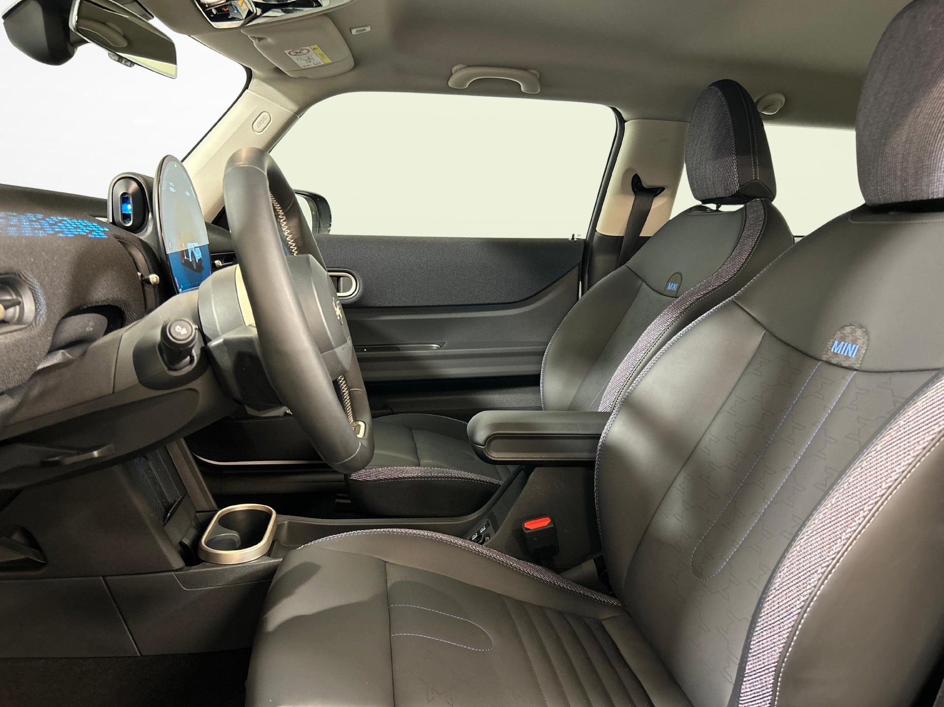 MINI F66 1.5i Cooper C-showroom-element-2