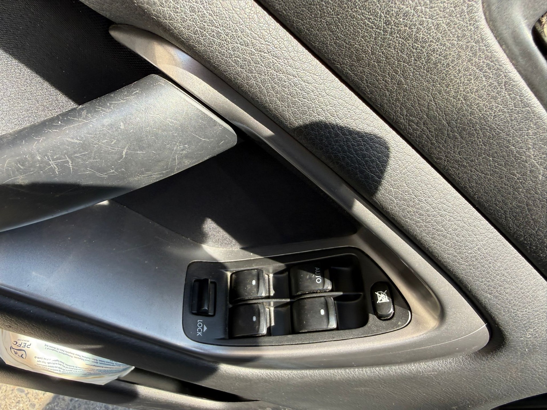 SUBARU Legacy 2.0i AWD-image-13
