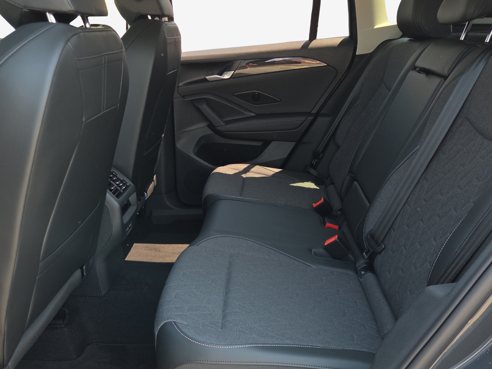 VW Tiguan 1.5 TSI evo2 mHEV Life DSG-image-11