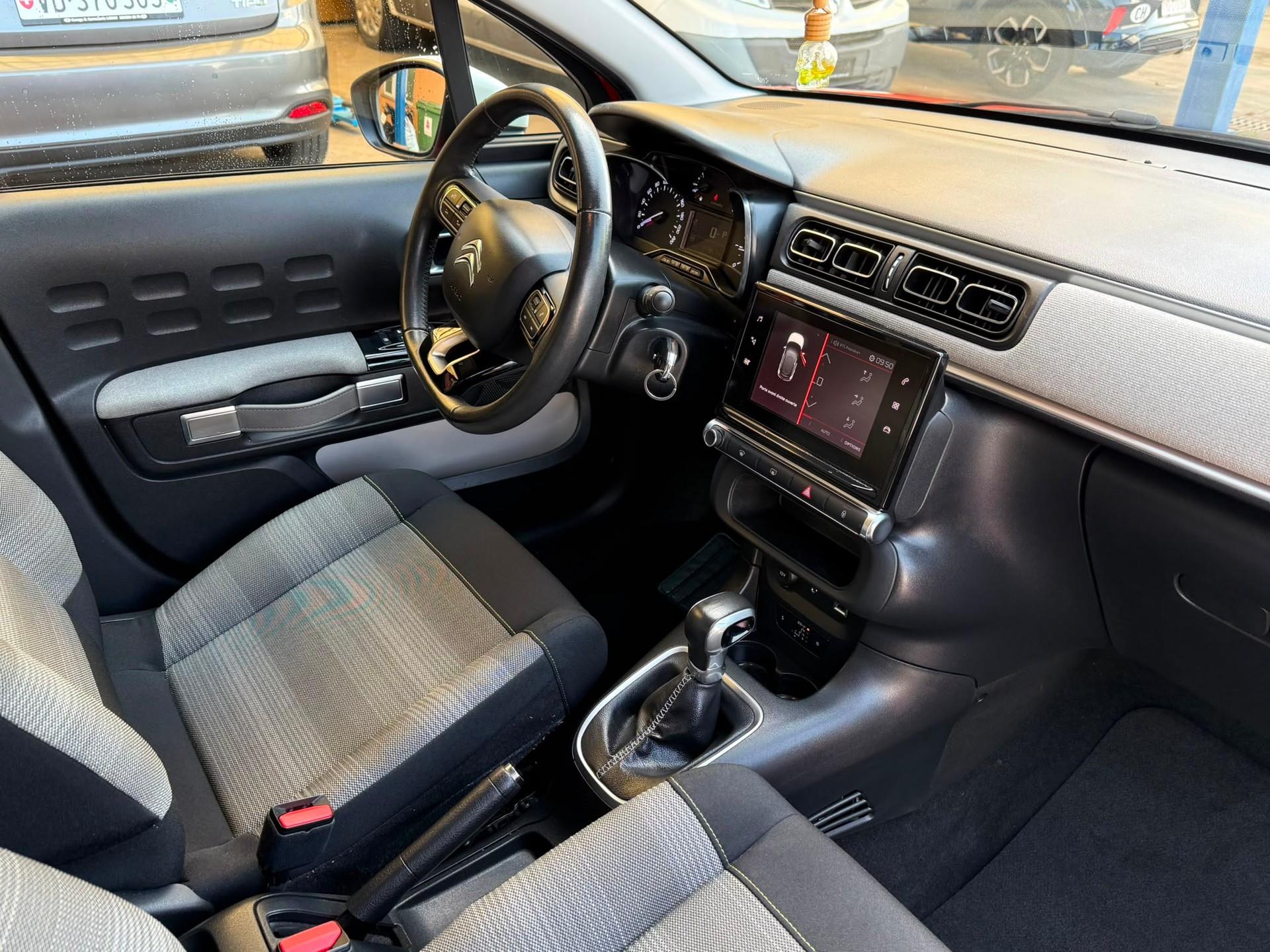 CITROEN C3 1.2i PureTech Feel EAT-image-10
