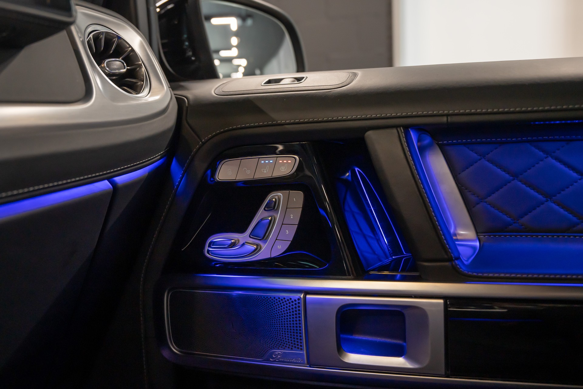 MERCEDES-BENZ G 500 AMG Line 9G-Tronic / Premium Plus Paket / Burmester / Schiebedach / Assitenzpaket / Sitzkühlung / Anhängerkupplung usm..-image-12