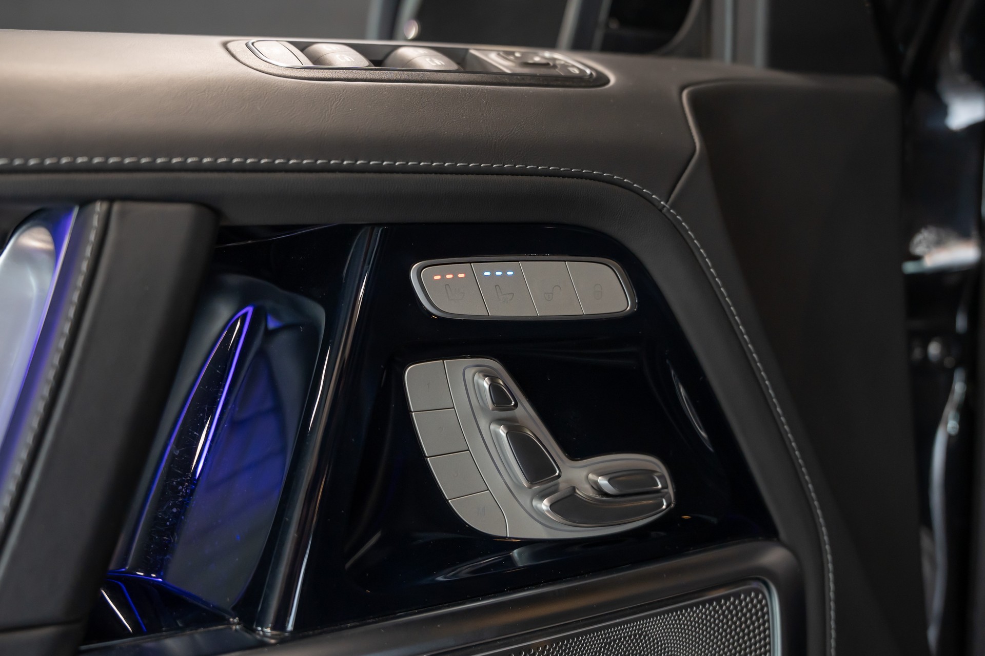 MERCEDES-BENZ G 500 AMG Line 9G-Tronic / Premium Plus Paket / Burmester / Schiebedach / Assitenzpaket / Sitzkühlung / Anhängerkupplung usm..-image-13