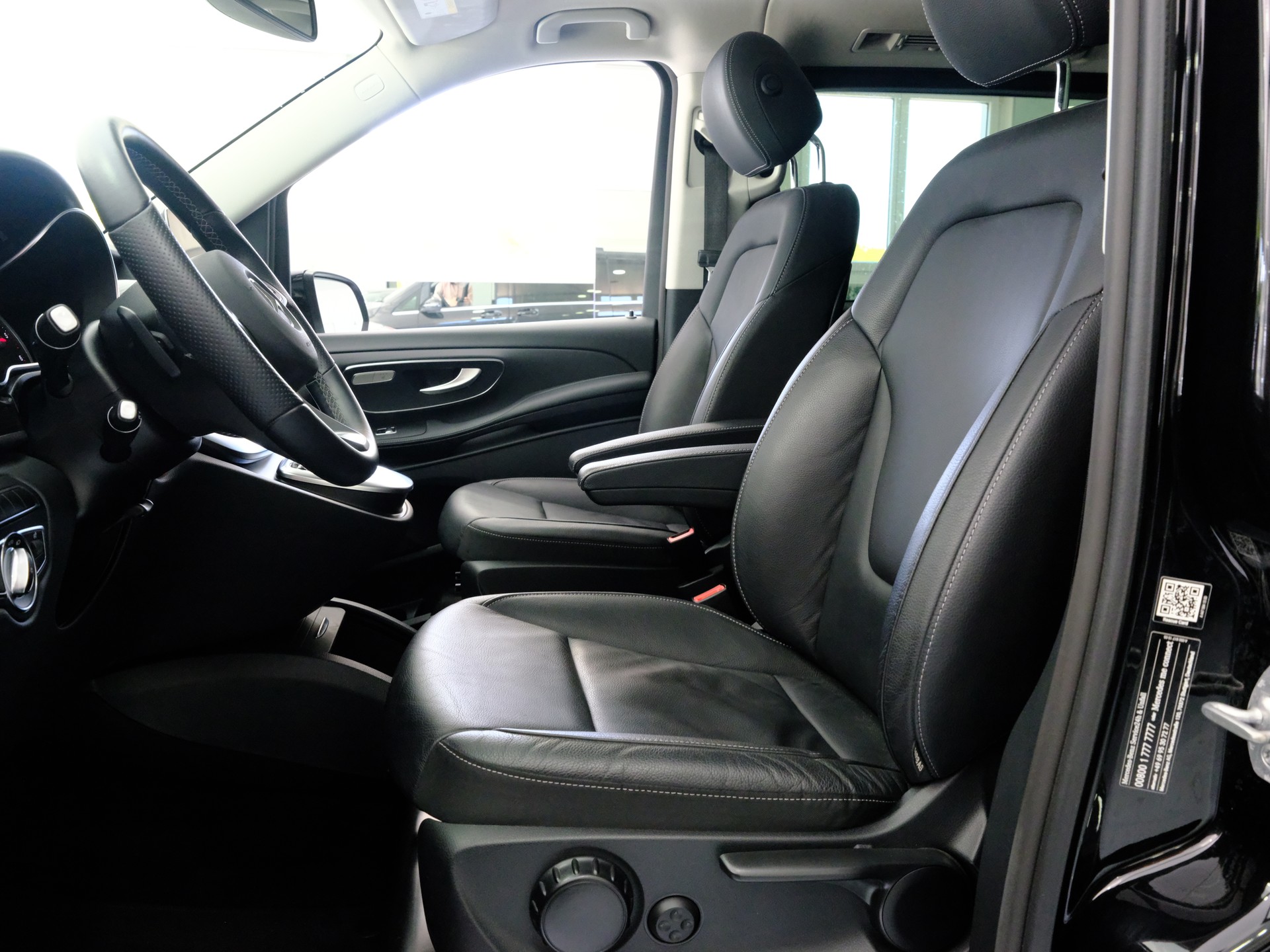 MERCEDES-BENZ V 300 d lang Avantgarde 9G-Tronic-image-10