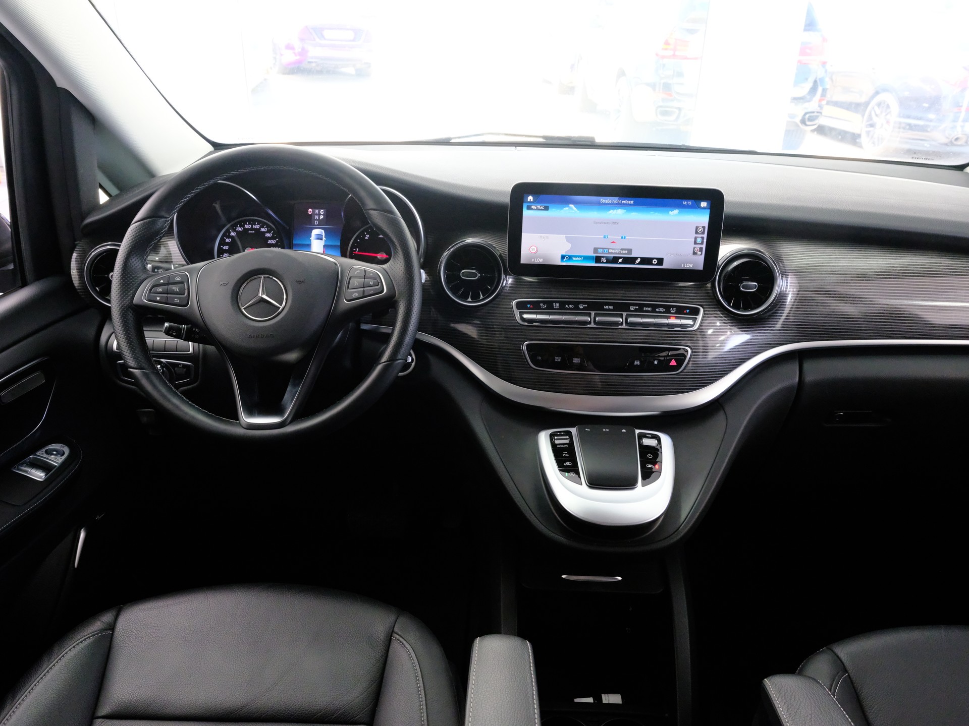 MERCEDES-BENZ V 300 d lang Avantgarde 9G-Tronic-image-12