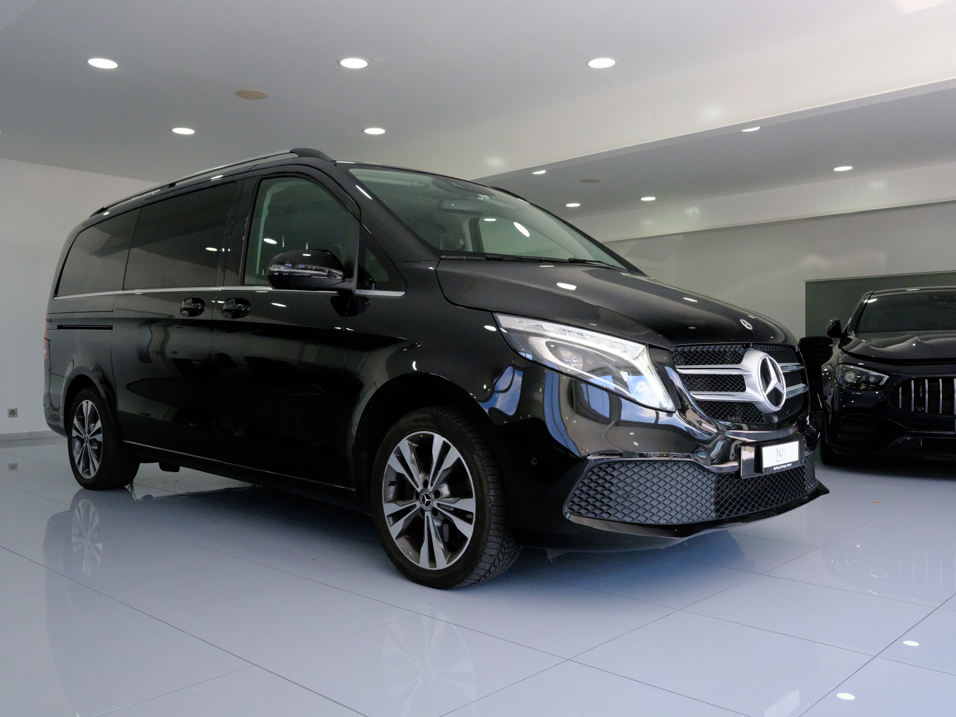 MERCEDES-BENZ V 300 d lang Avantgarde 9G-Tronic-showroom-element-1