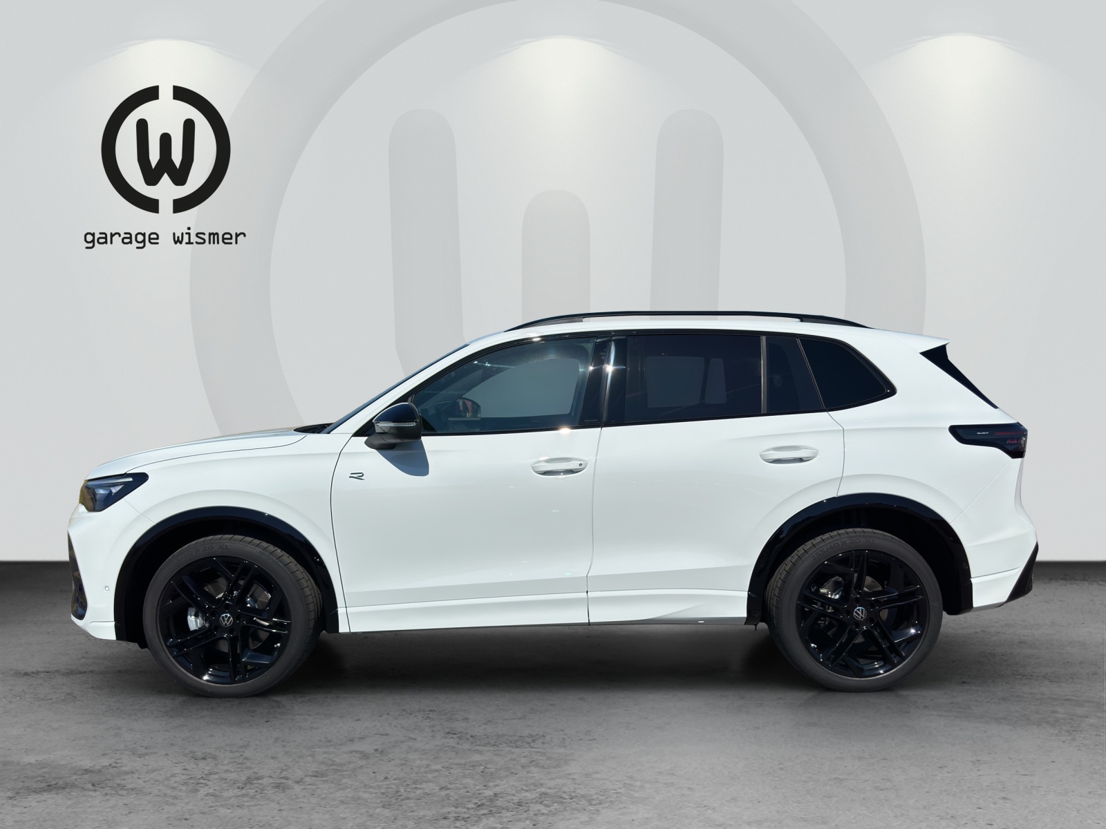 VW Tiguan 2.0 TSI DSG R-Line Plus 4Motion-showroom-element-1