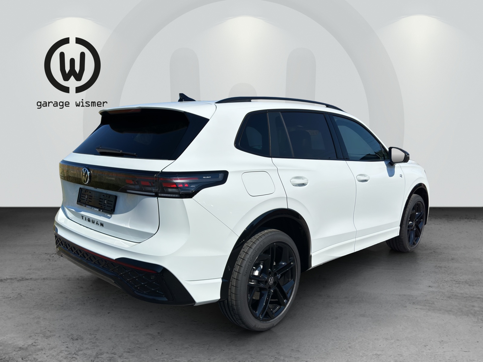 VW Tiguan 2.0 TSI DSG R-Line Plus 4Motion-showroom-element-3