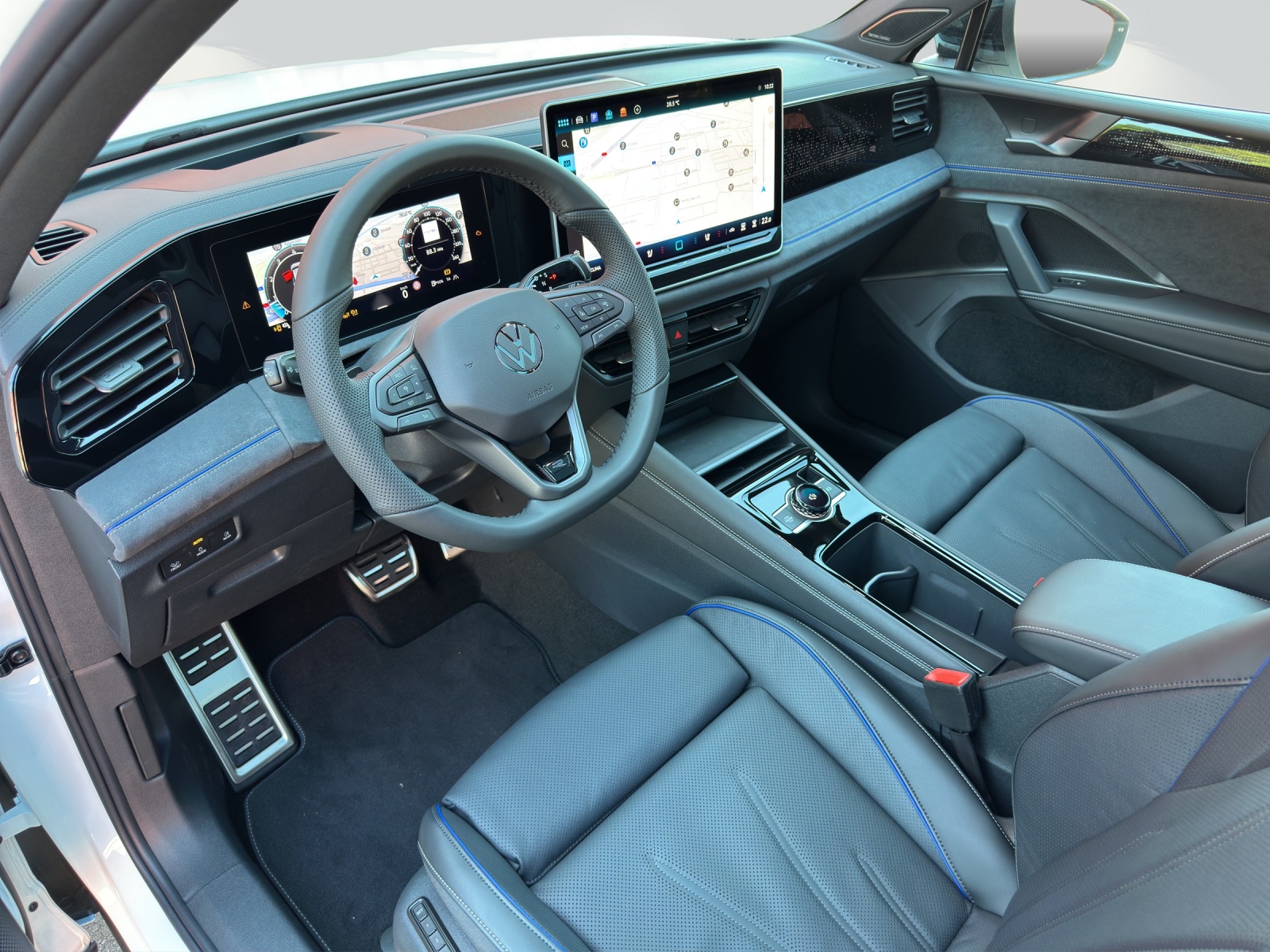 VW Tiguan 2.0 TSI DSG R-Line Plus 4Motion-image-4