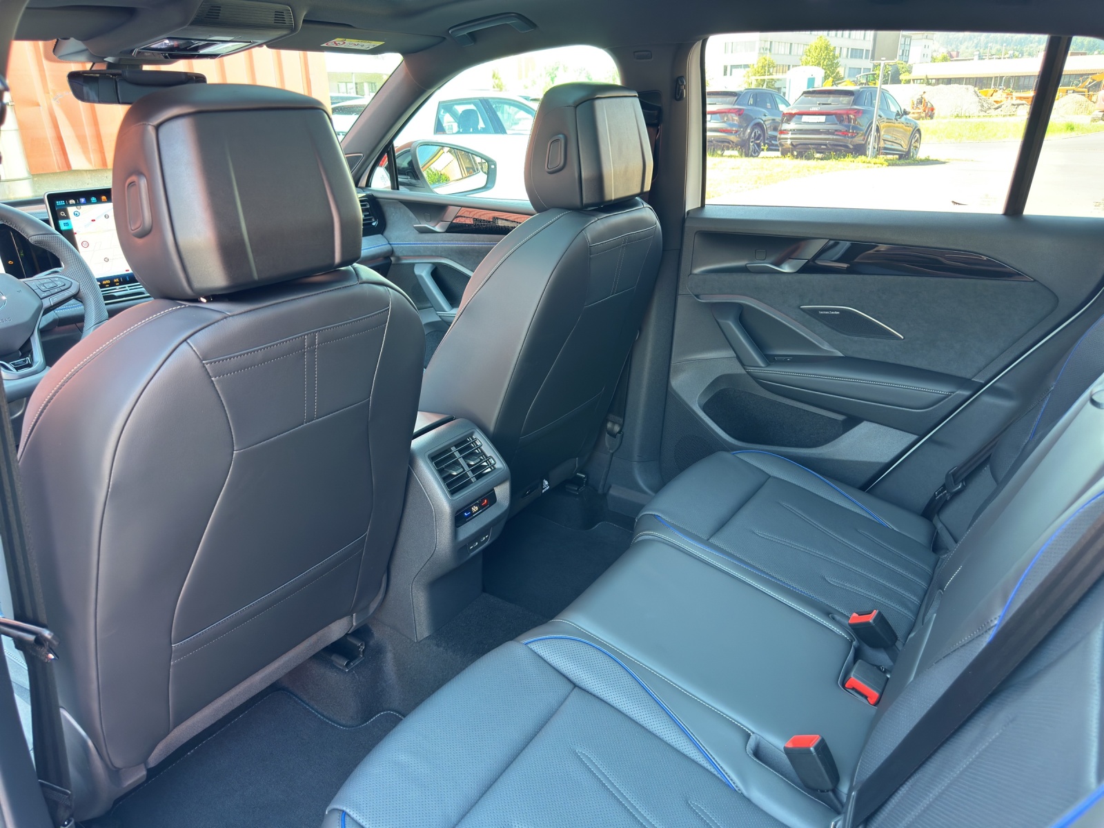 VW Tiguan 2.0 TSI DSG R-Line Plus 4Motion-image-17