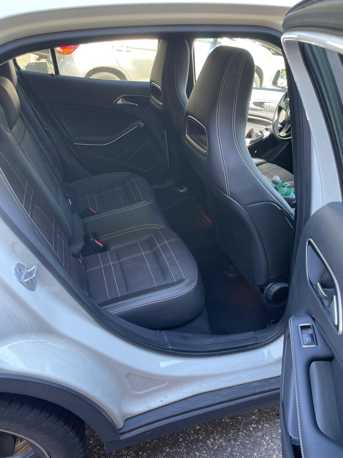 MERCEDES-BENZ GLA 200 Night Star 7G-DCT-image-3