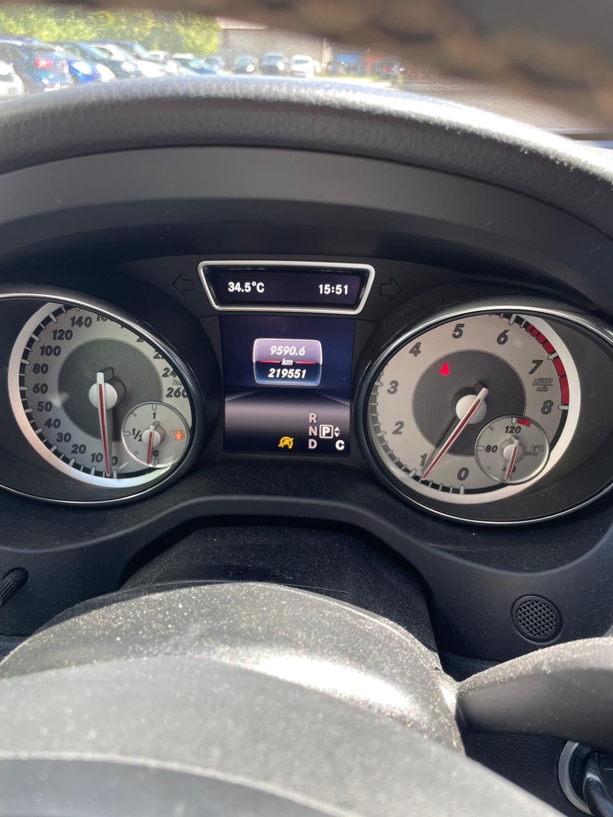 MERCEDES-BENZ GLA 200 Night Star 7G-DCT-image-11