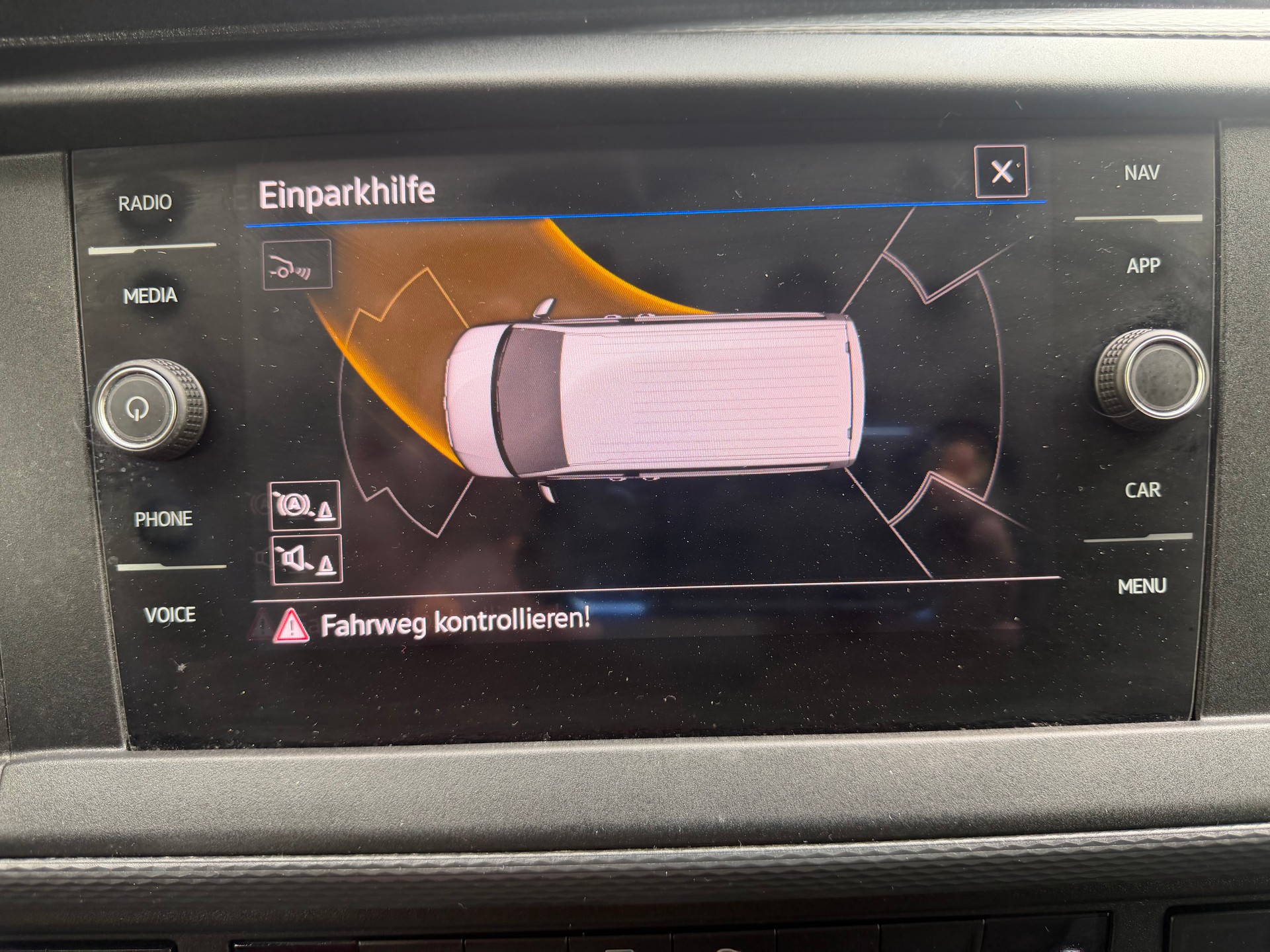 VW T6.1 2.0 TDI 4Motion DSG ** Navigation ** LED Scheinwerfer ** Klimaanlage ** PDC V&H ** RF-Kamera **-image-8