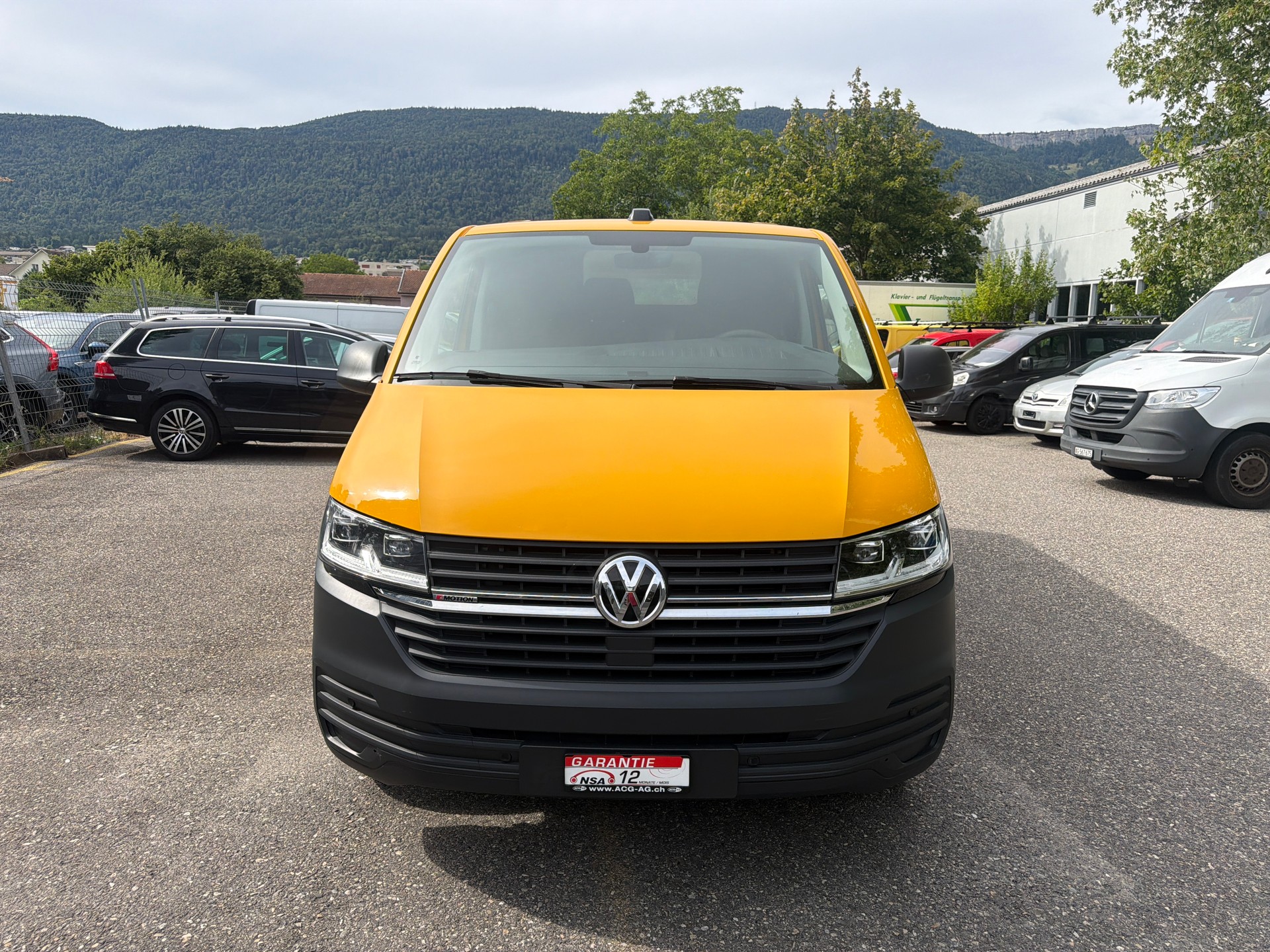 VW T6.1 2.0 TDI 4Motion DSG ** Navigation ** LED Scheinwerfer ** Klimaanlage ** PDC V&H ** RF-Kamera **-image-1