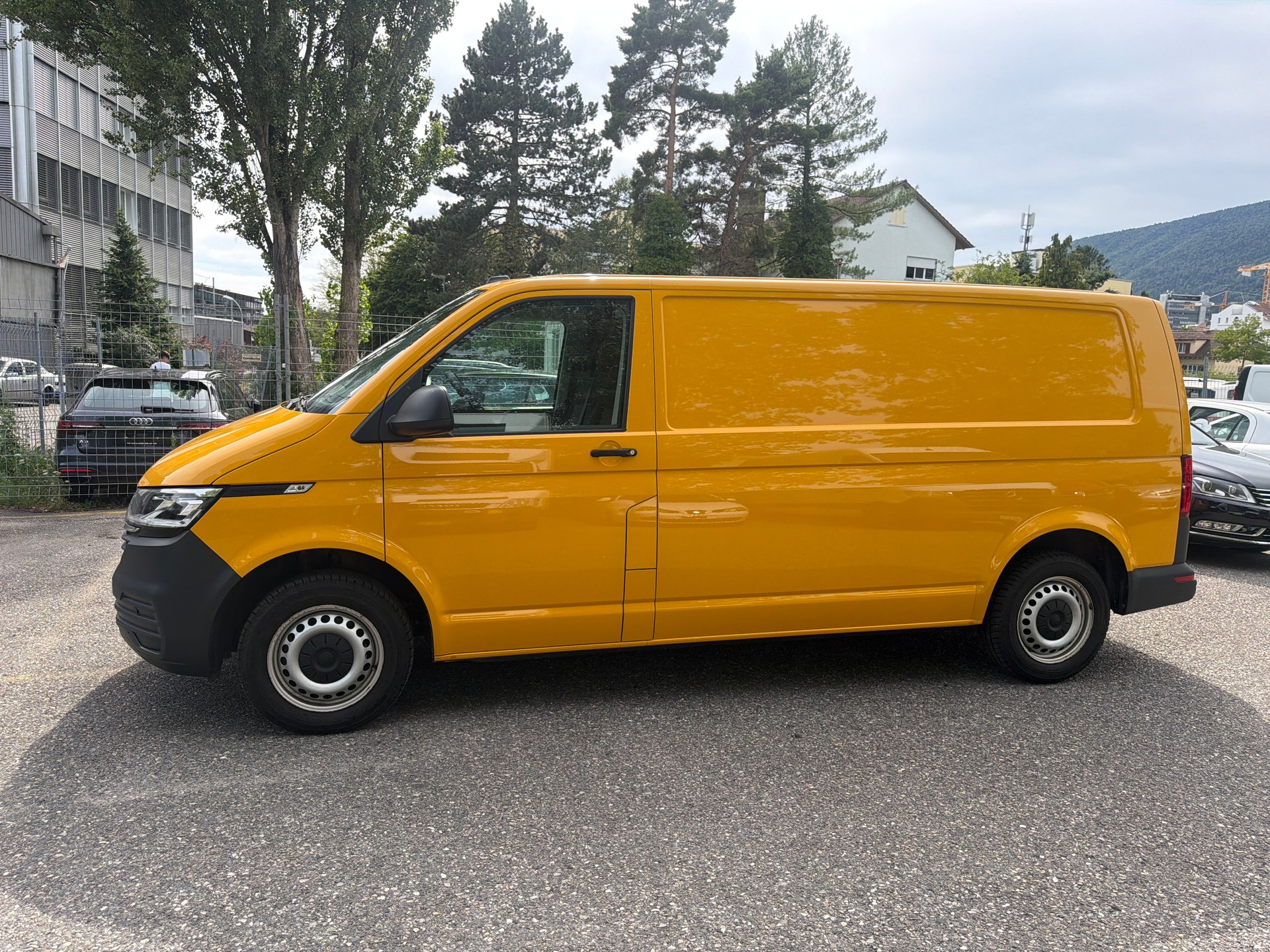 VW T6.1 2.0 TDI 4Motion DSG ** Navigation ** LED Scheinwerfer ** Klimaanlage ** PDC V&H ** RF-Kamera **-image-11
