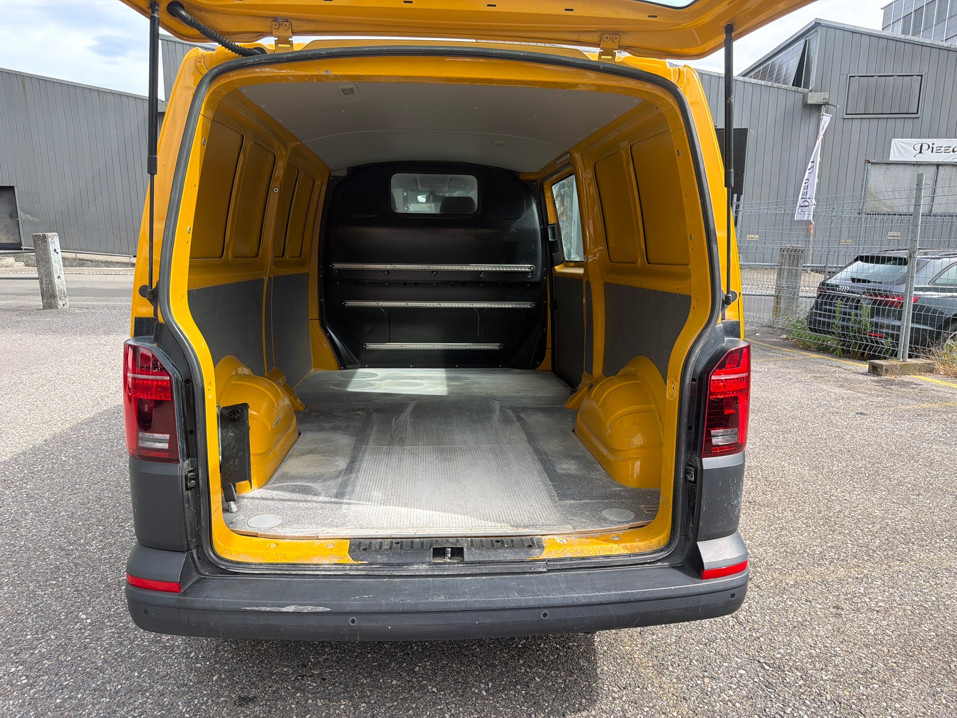 VW T6.1 2.0 TDI 4Motion DSG ** Navigation ** LED Scheinwerfer ** Klimaanlage ** PDC V&H ** RF-Kamera **-image-14