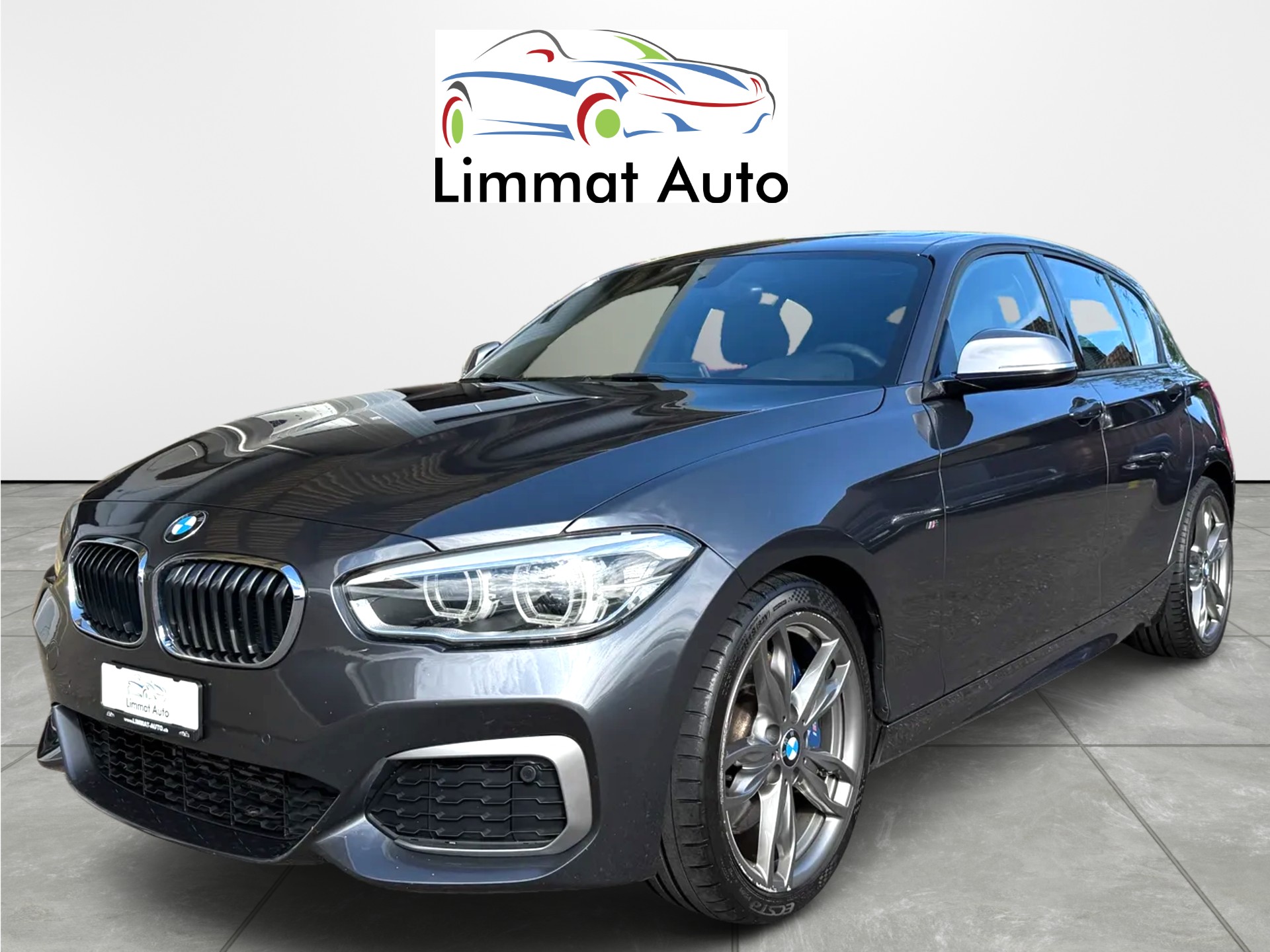 BMW M135i xDrive Steptronic-image-0