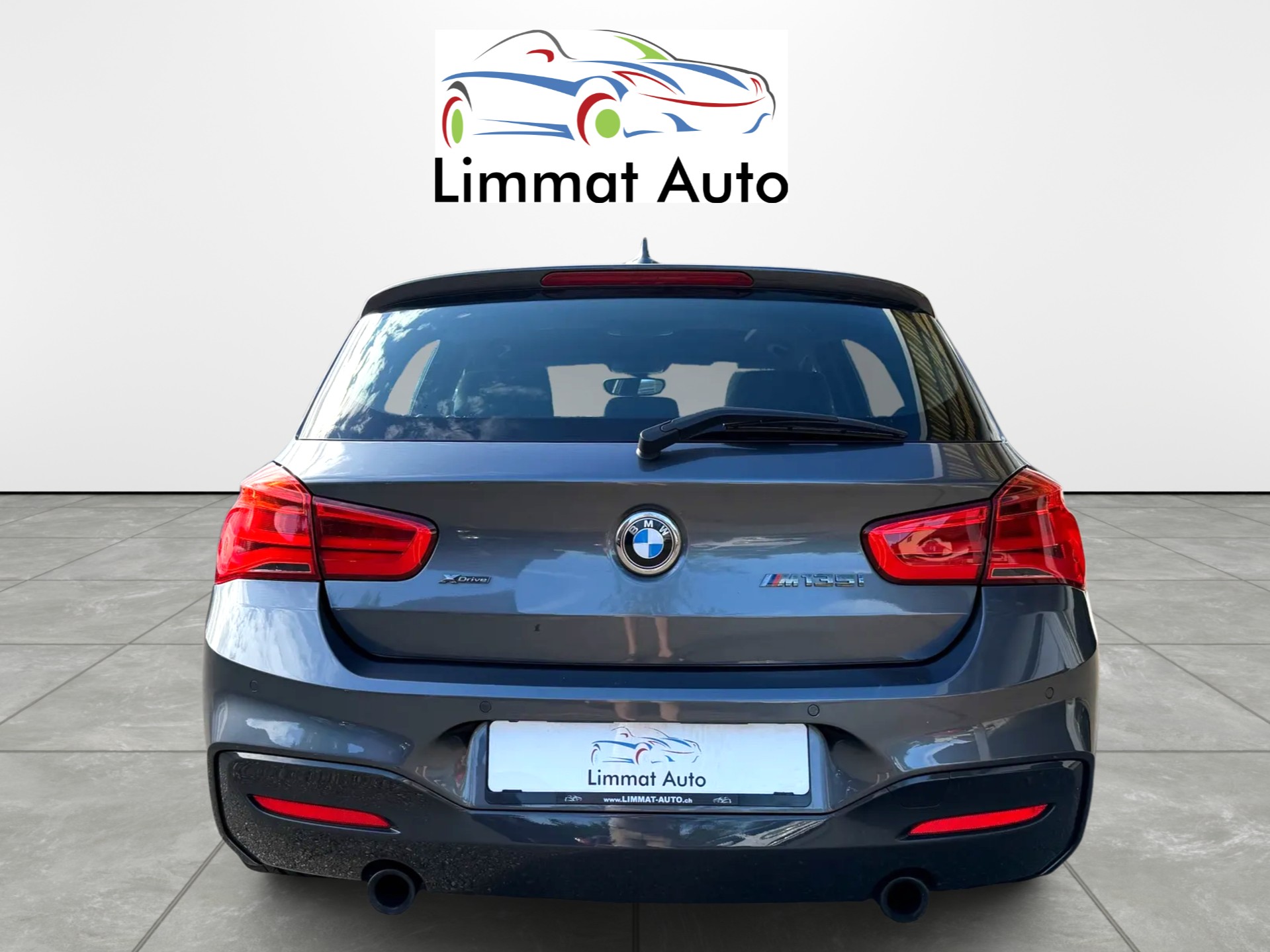 BMW M135i xDrive Steptronic-image-4