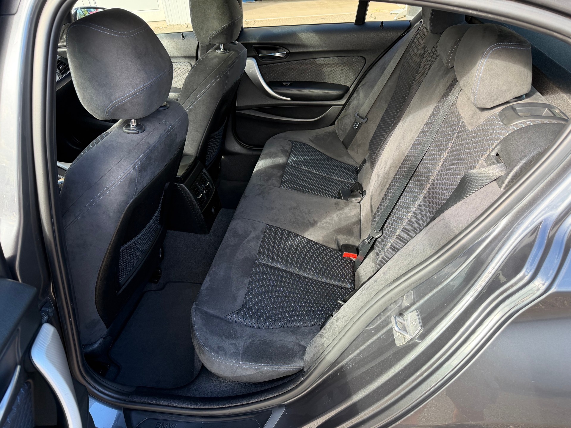 BMW M135i xDrive Steptronic-image-14