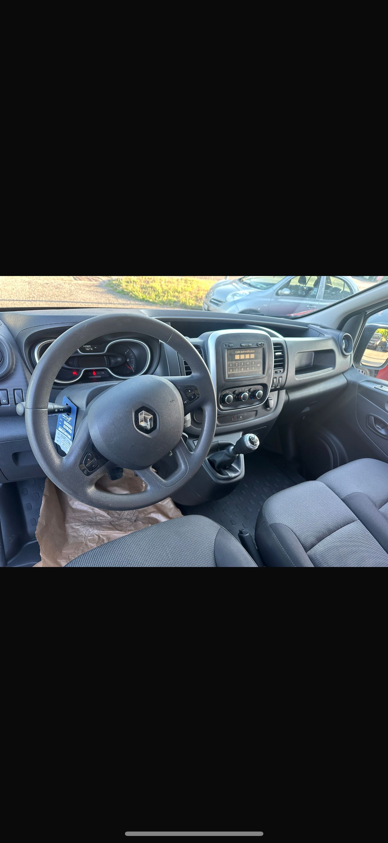 RENAULT Trafic 2.0 ENERGY dCi145 3.0t Business L2H1-image-4