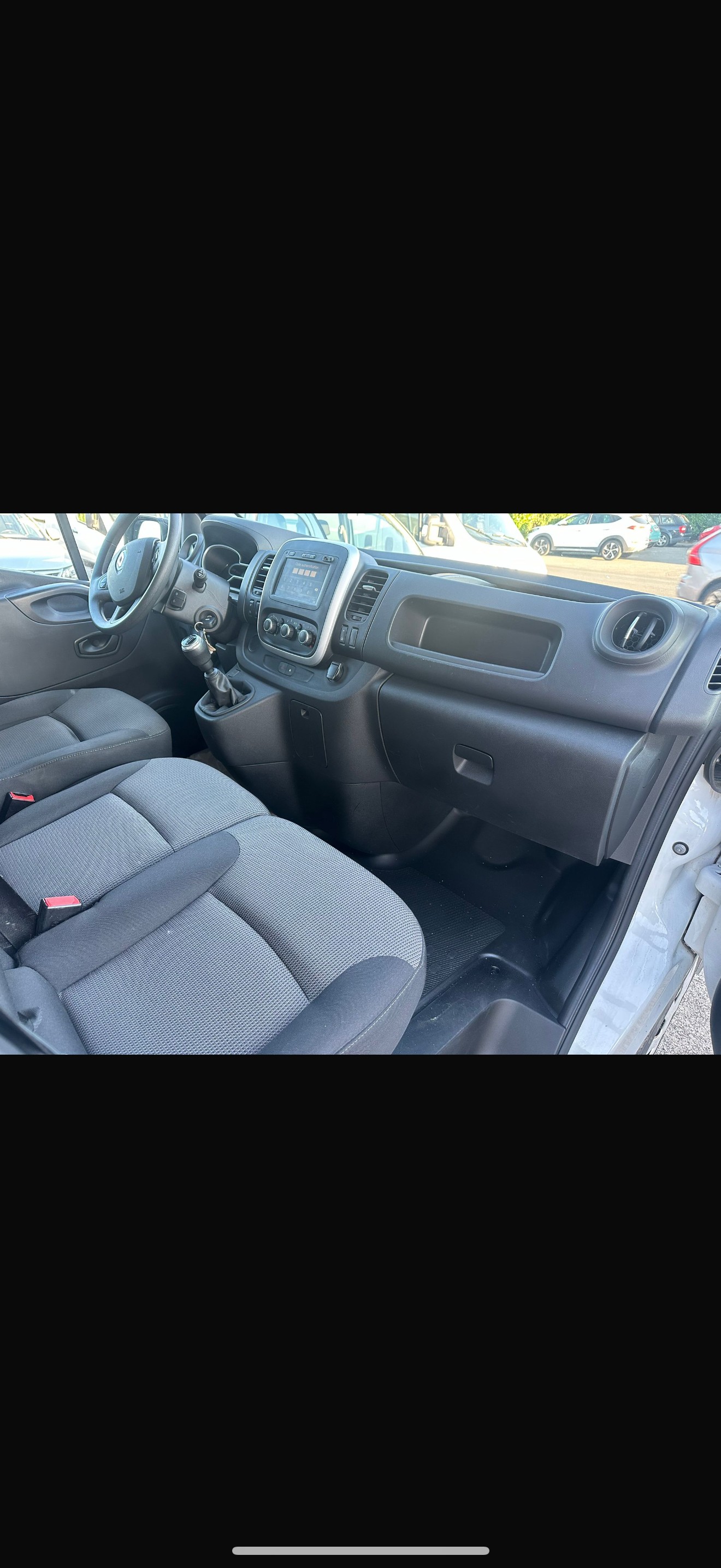 RENAULT Trafic 2.0 ENERGY dCi145 3.0t Business L2H1-image-9
