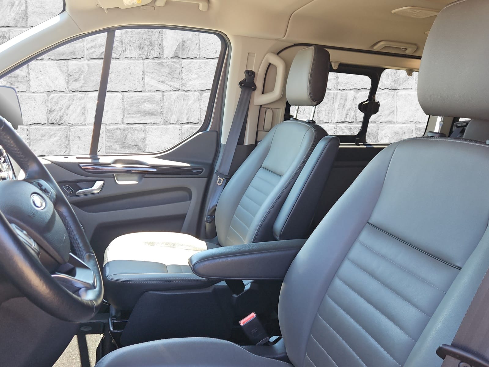 FORD Tourneo Custom 320 L1H1 Titanium A-image-8