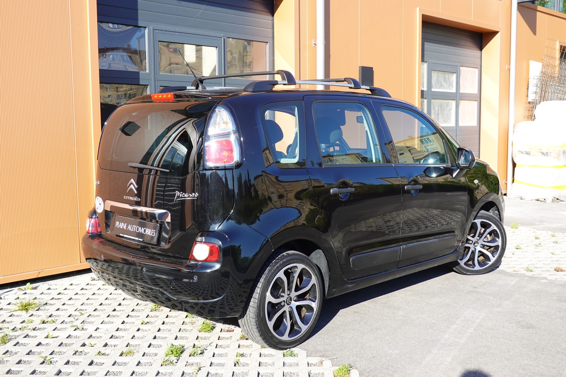 CITROEN C3 Picasso 1.2 Pure Tech " * Véhicule CH * 8 Roues * Régulateur de vitesse * capteur stationnement * intérieur tissus *"-image-6