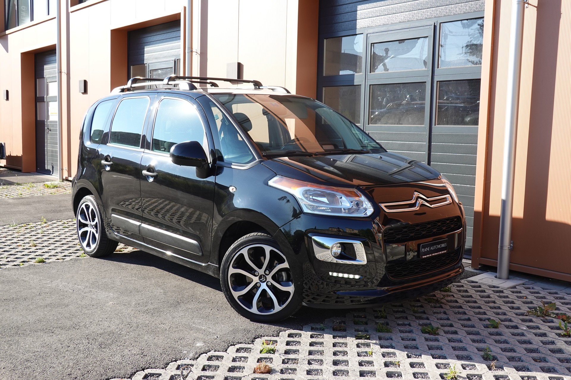 CITROEN C3 Picasso 1.2 Pure Tech " * Véhicule CH * 8 Roues * Régulateur de vitesse * capteur stationnement * intérieur tissus *"-image-5