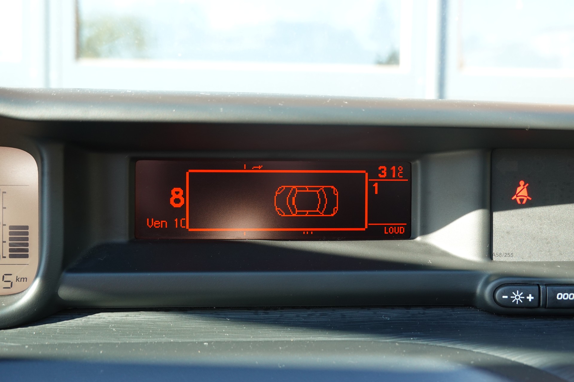 CITROEN C3 Picasso 1.2 Pure Tech " * Véhicule CH * 8 Roues * Régulateur de vitesse * capteur stationnement * intérieur tissus *"-image-14
