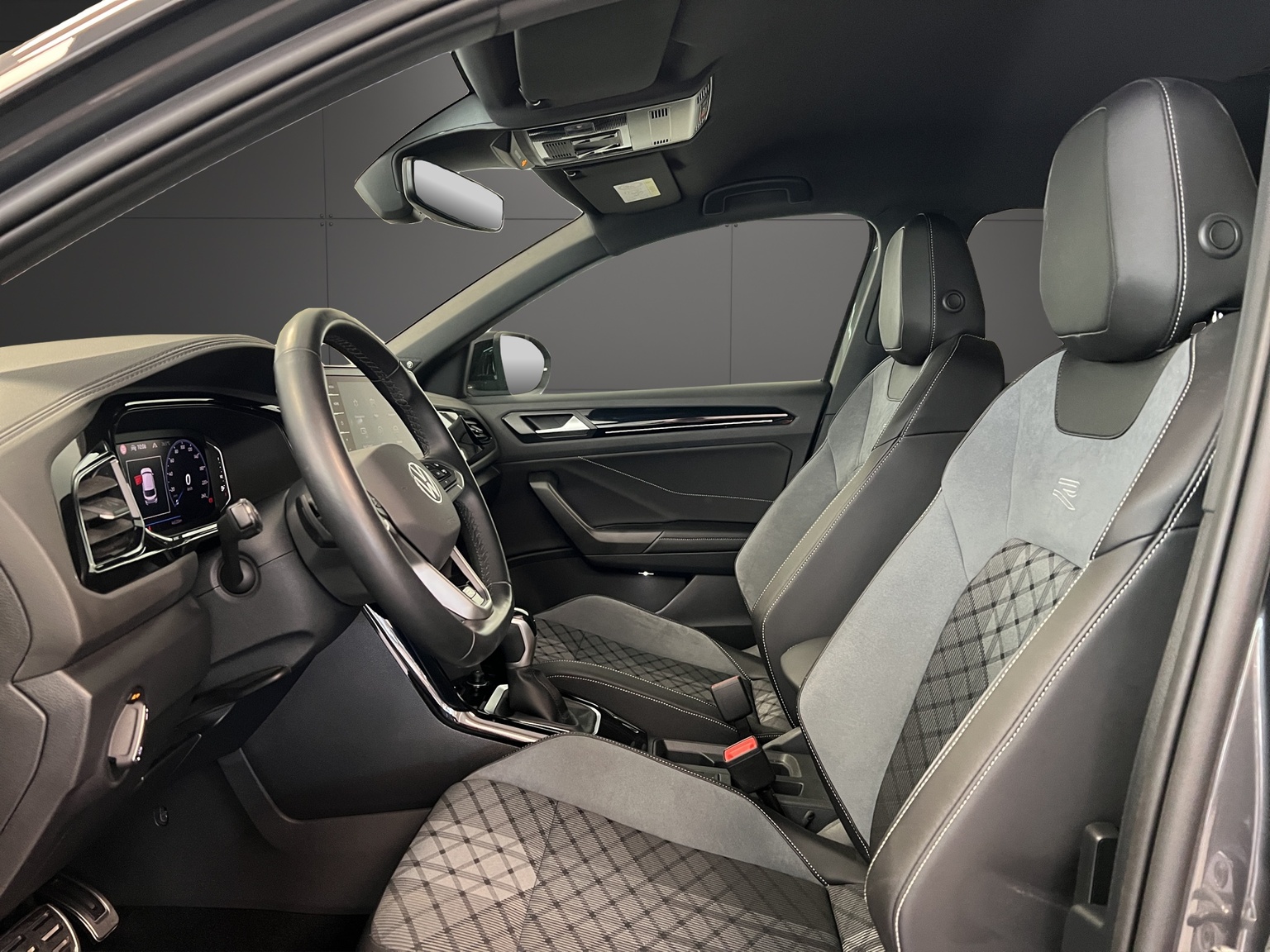 VW T-Roc 1.5 TSI EVO R-Line DSG-image-5
