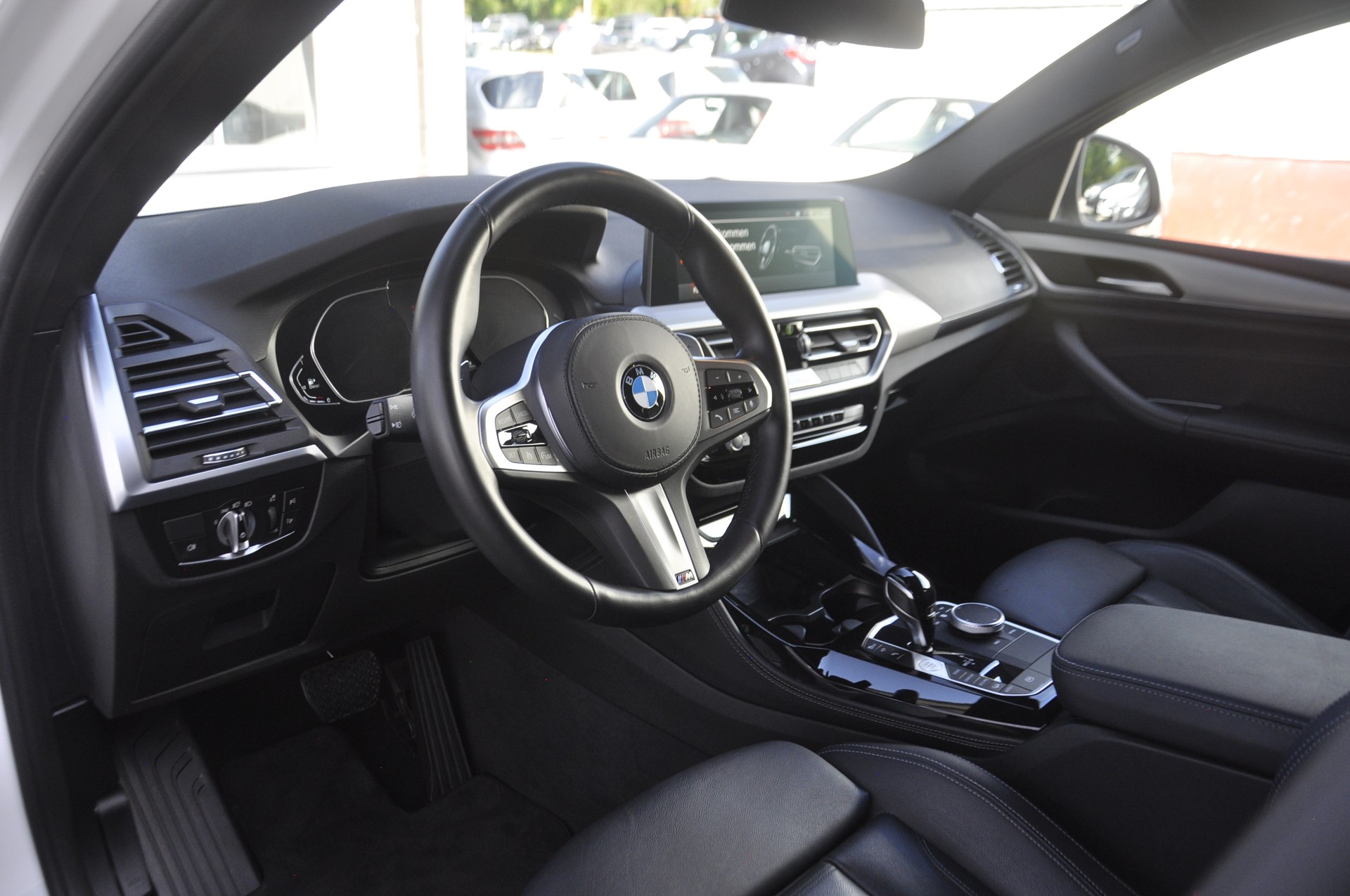 BMW X4 xDrive 48V 30d Steptronic I Anhängerkupplung-image-5
