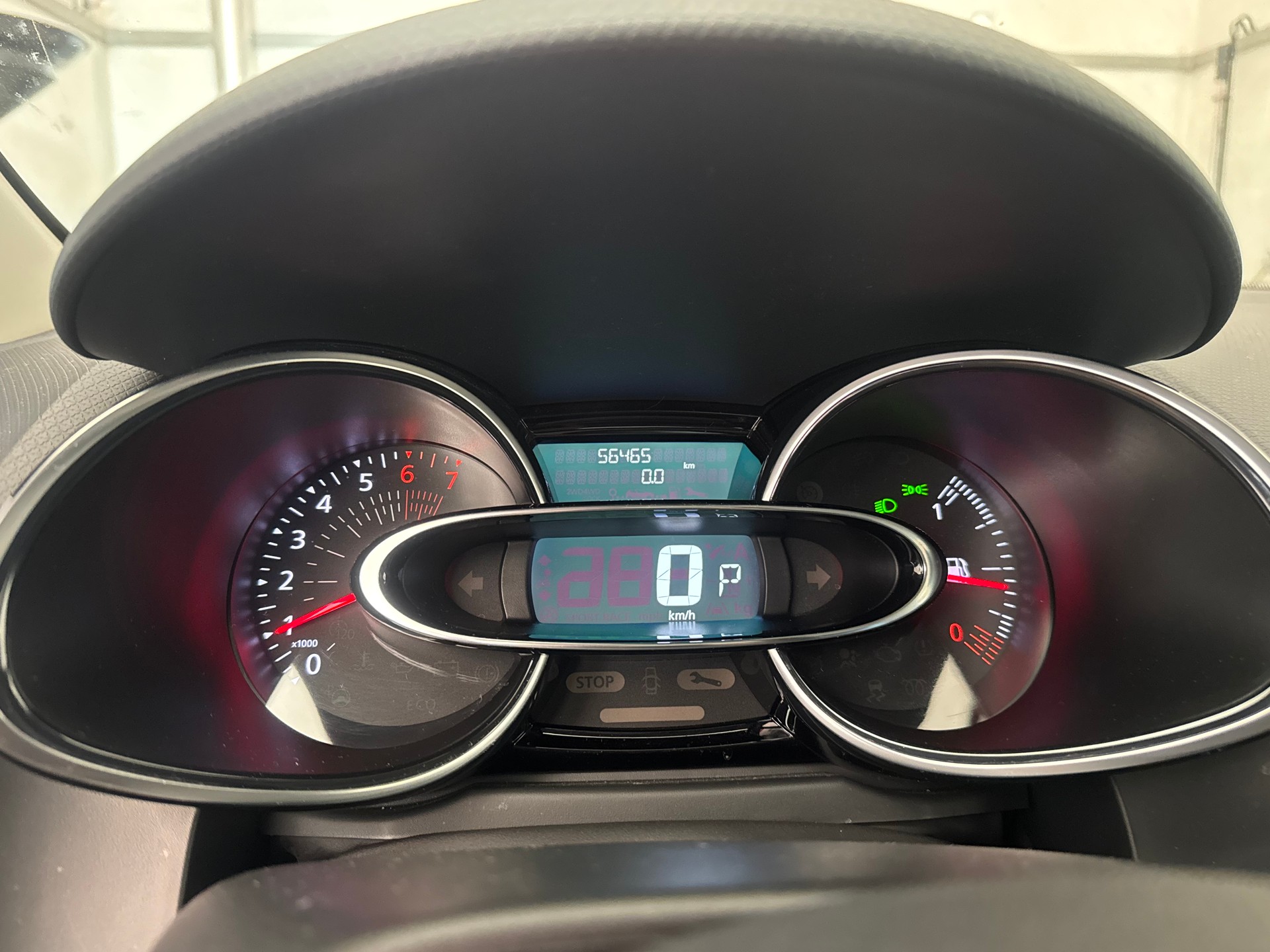 RENAULT Clio 1.2 16V T Initiale Paris EDC-image-12