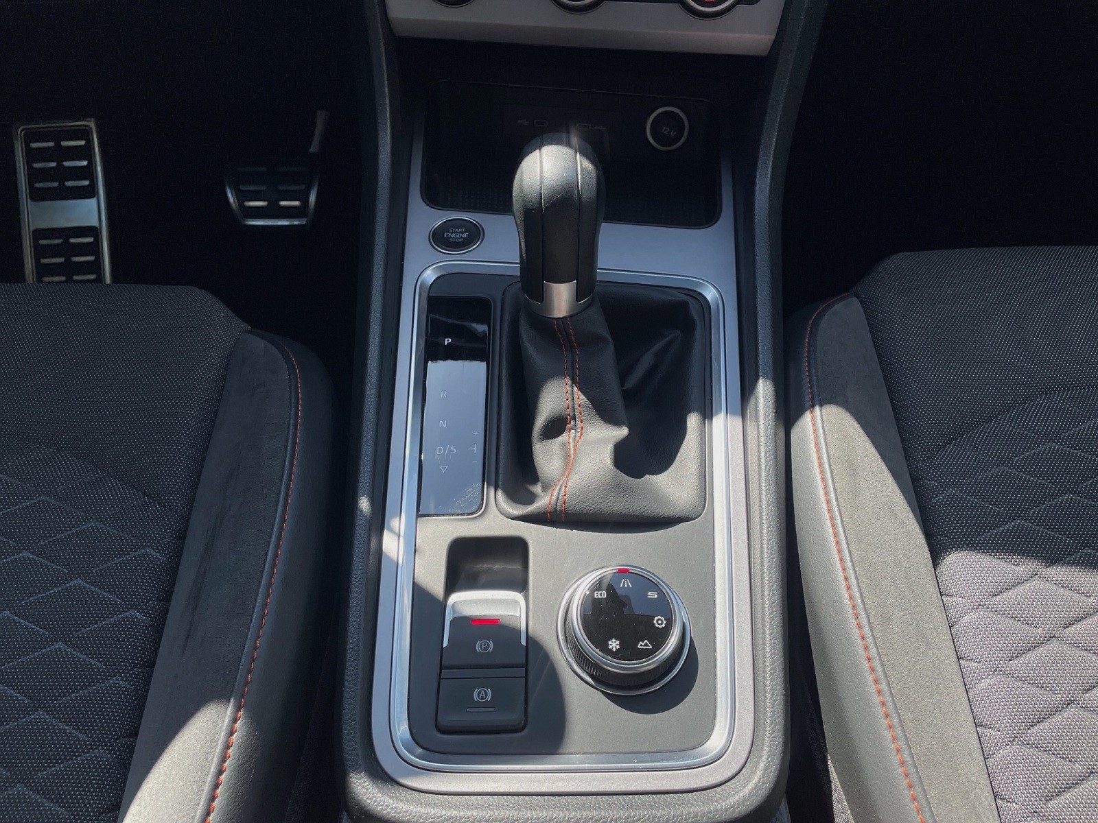 SEAT Ateca 2.0 TSI FR 4Drive DSG-image-14