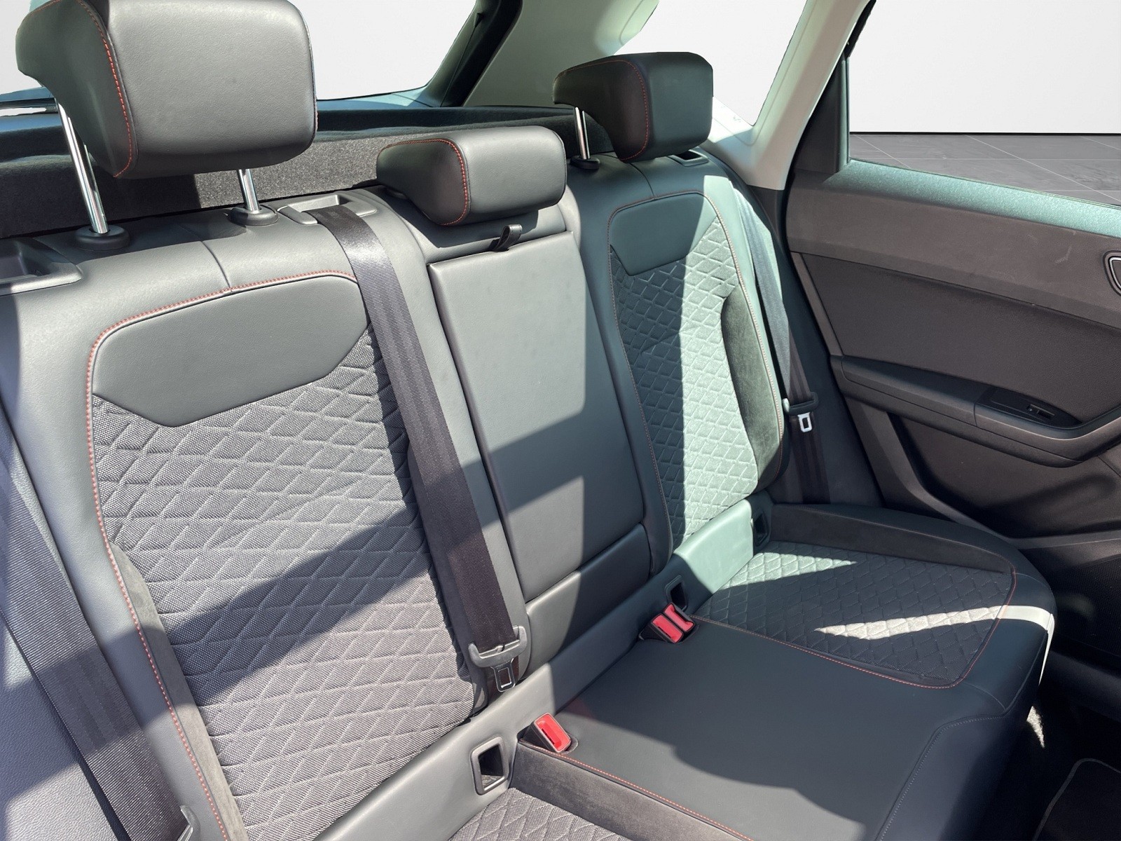 SEAT Ateca 2.0 TSI FR 4Drive DSG-image-17