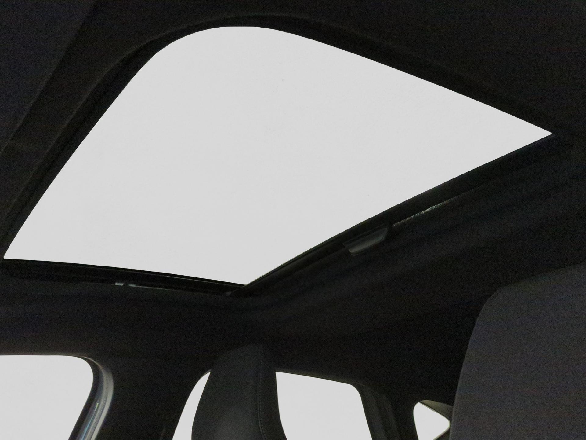 RENAULT Captur 1.6 E-Tech 145 Esprit Alpine DHT-image-29