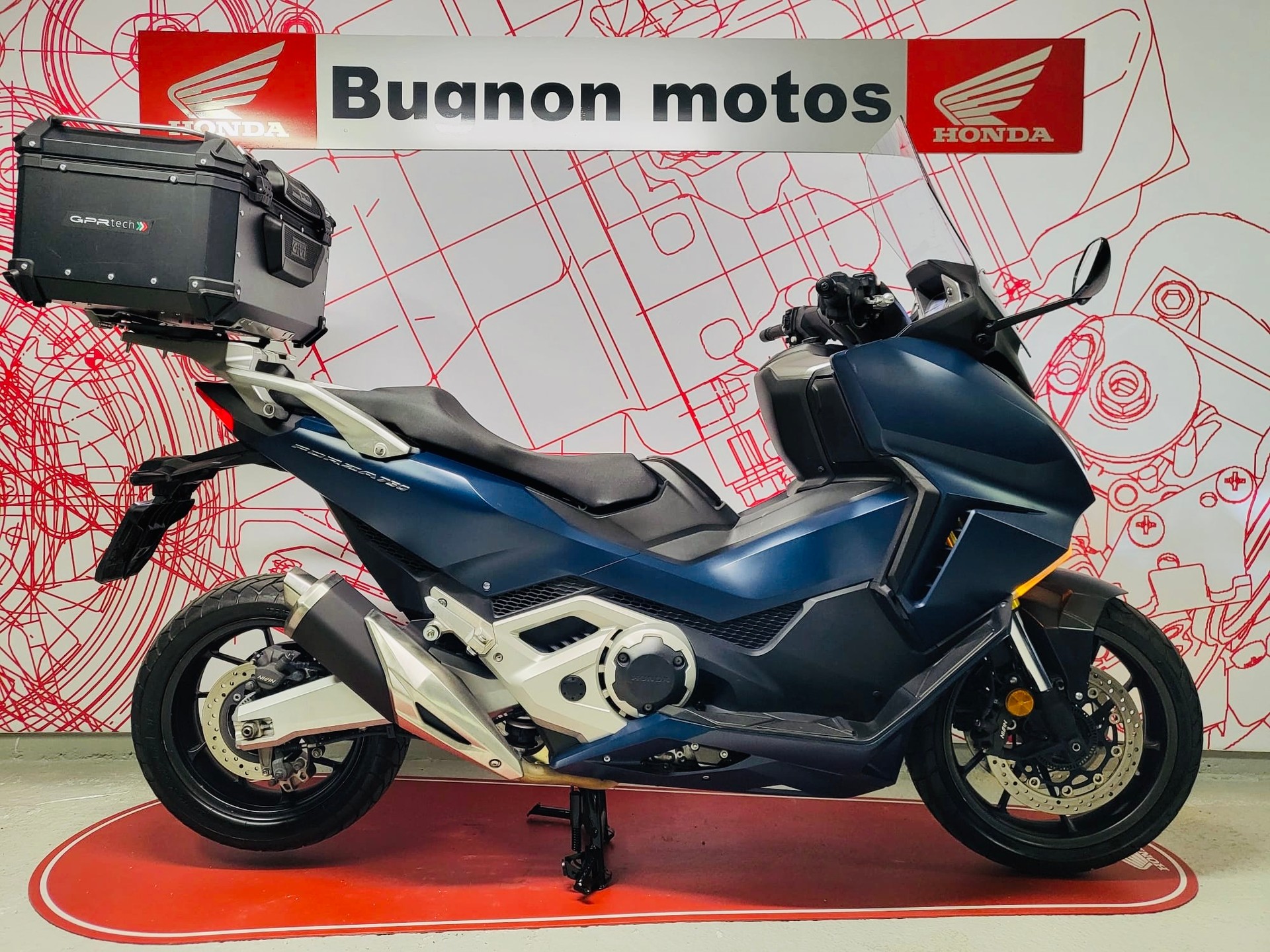 HONDA NSS 750