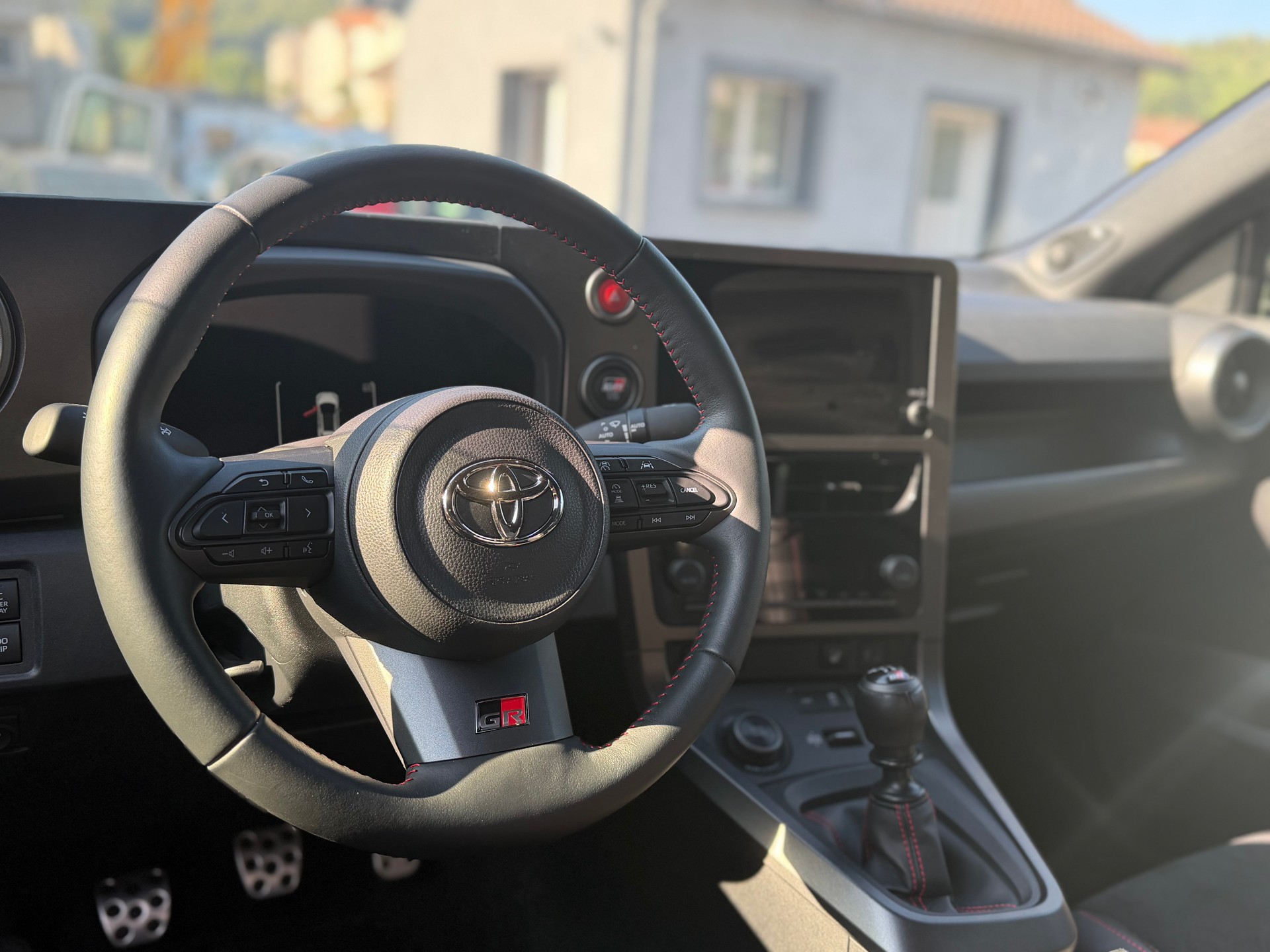 TOYOTA Yaris 1.6 GR Sport-image-5