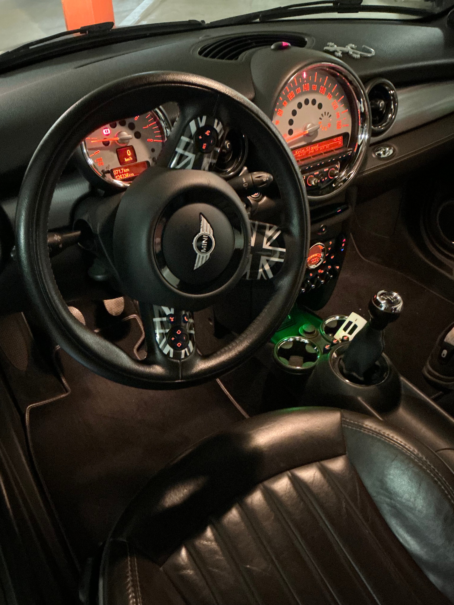 MINI Cooper Highgate Edition-image-6