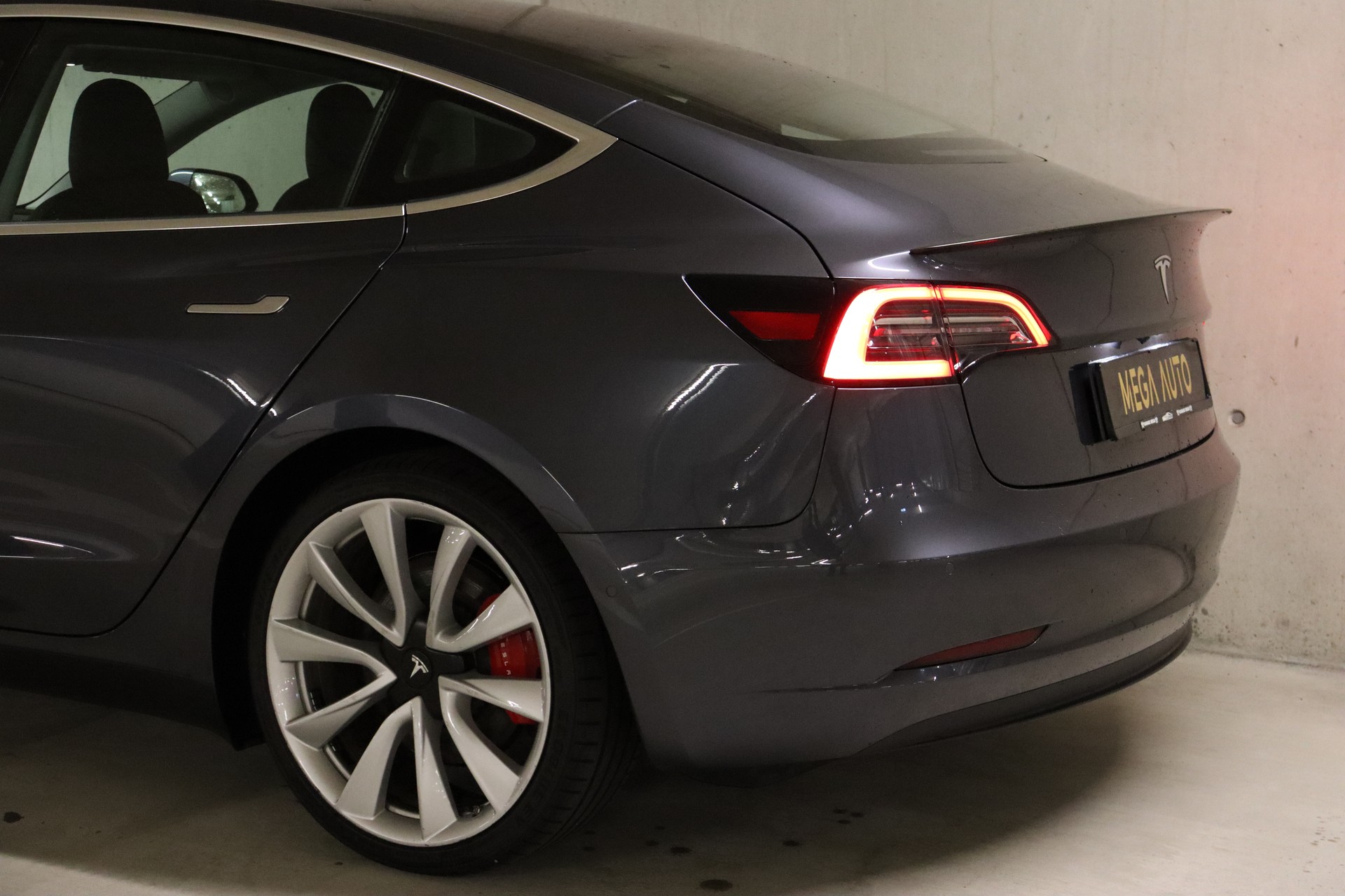 TESLA Model 3 Long Range Dual Motor AWD-image-5