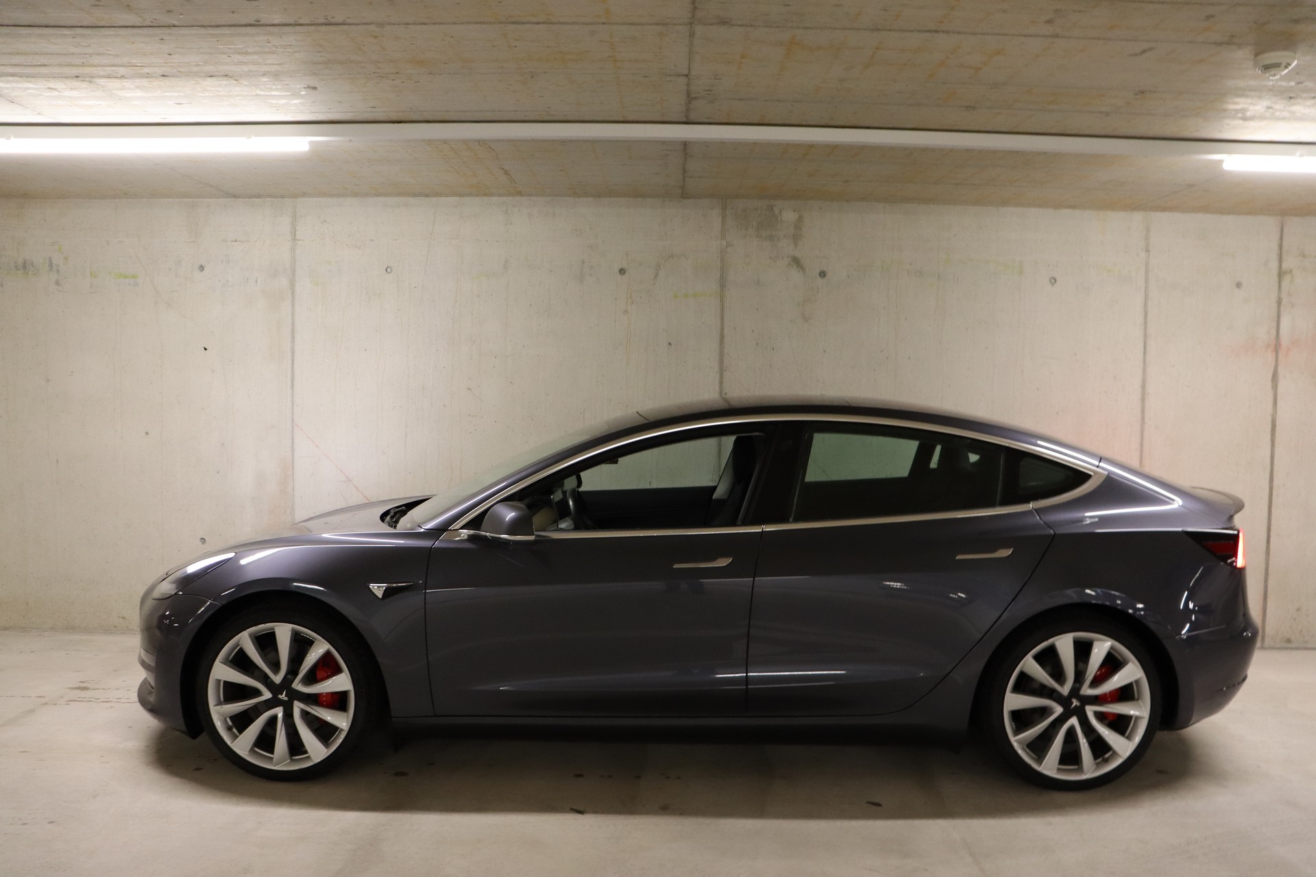 TESLA Model 3 Long Range Dual Motor AWD-image-4
