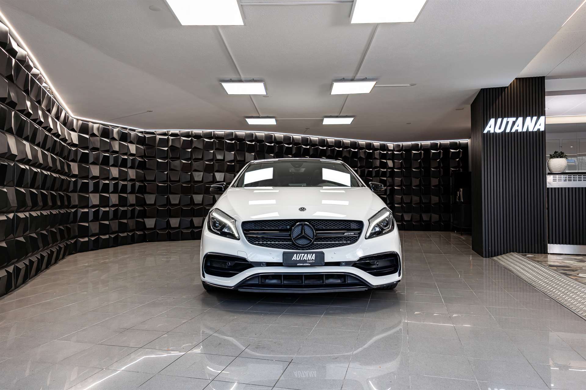 MERCEDES-BENZ A 45 AMG 4Matic Speedshift 7G-DCT-image-3