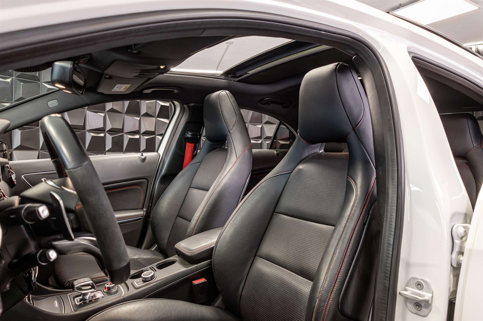 MERCEDES-BENZ A 45 AMG 4Matic Speedshift 7G-DCT-image-14