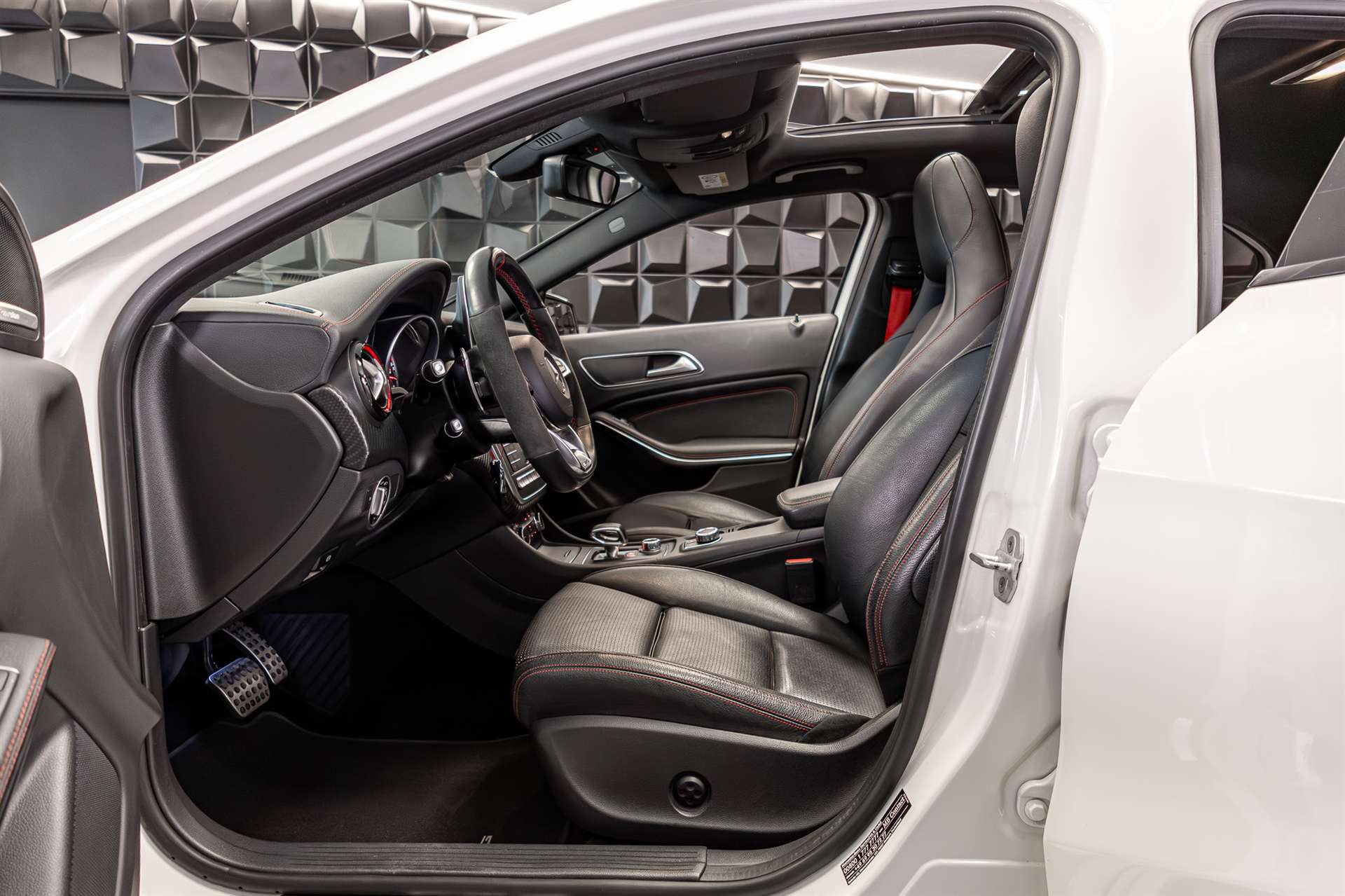 MERCEDES-BENZ A 45 AMG 4Matic Speedshift 7G-DCT-image-12