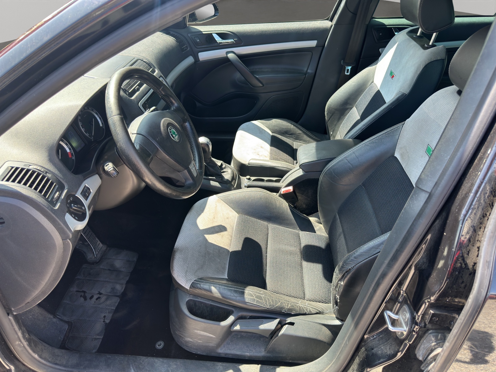 SKODA Octavia 2.0 TFSI RS-image-12