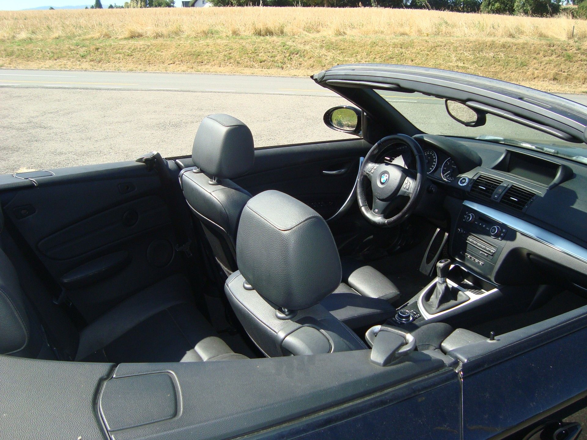 BMW 118i Cabrio-image-6