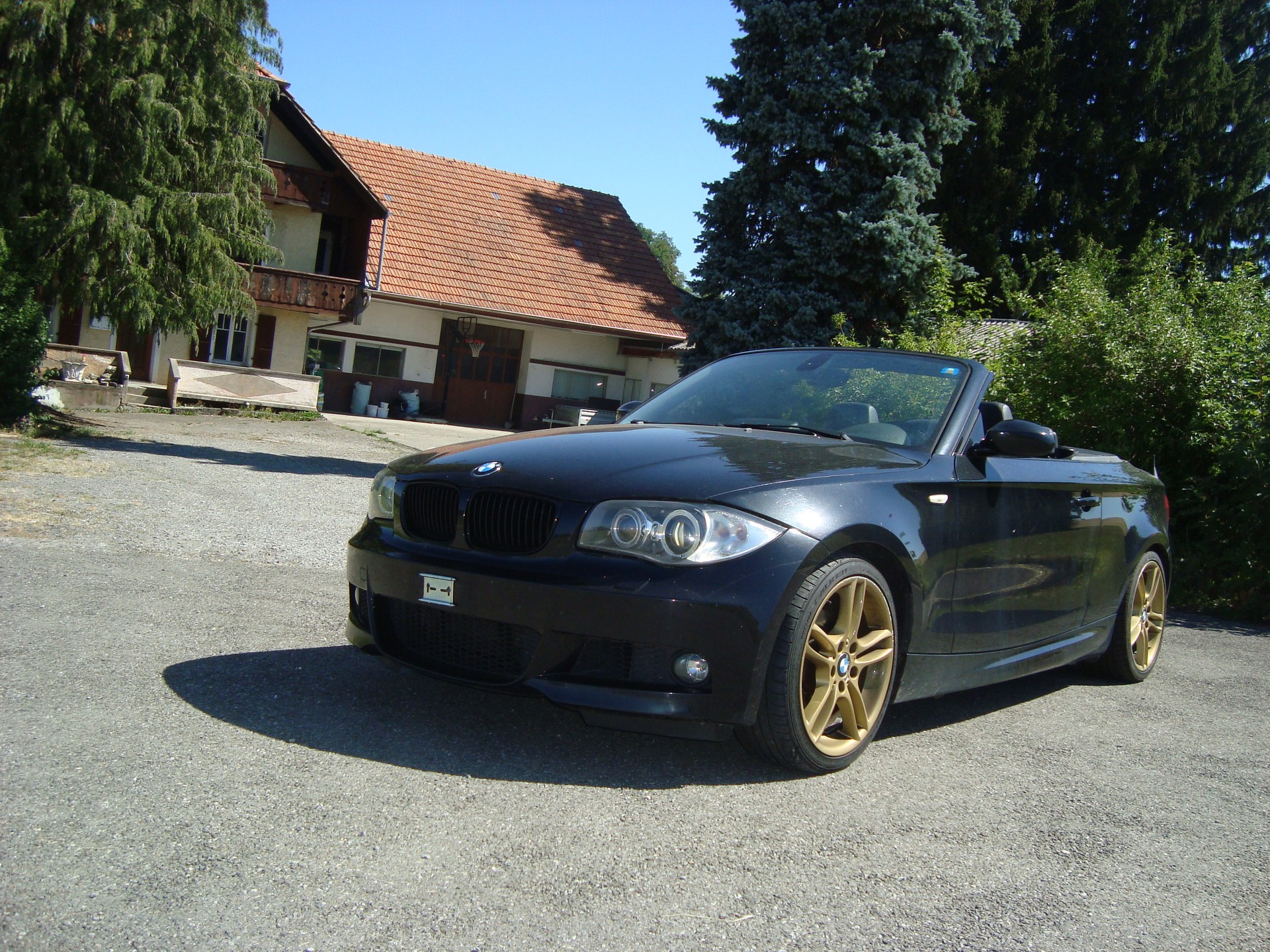 BMW 118i Cabrio-image-0